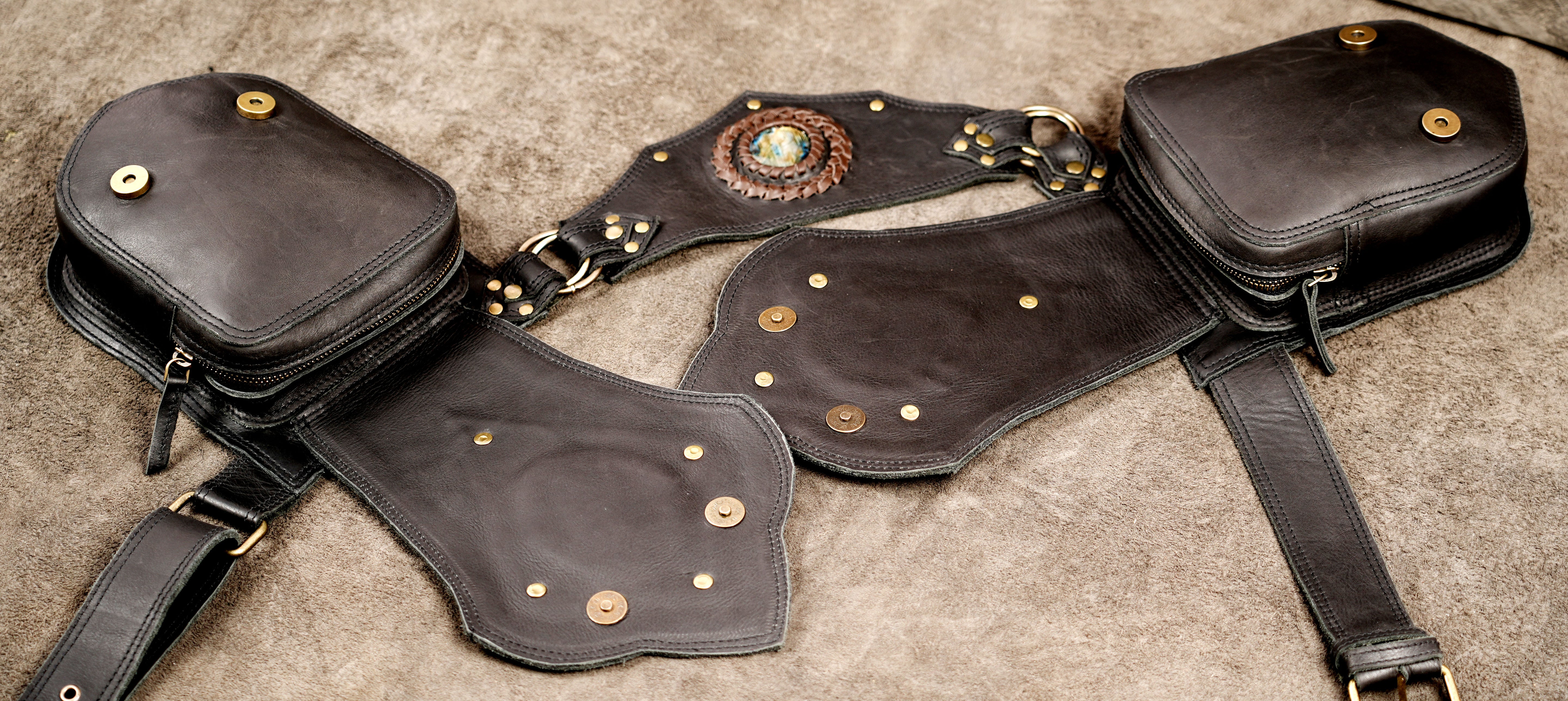 Double pouch leather belt for hands-free carrying