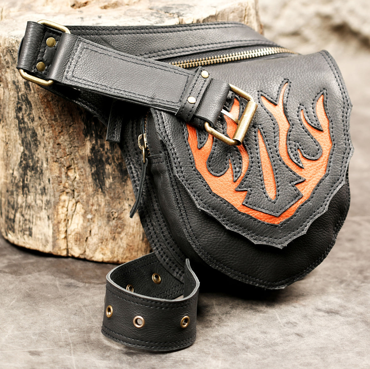 Handmade leather travel waist pouch with zipper