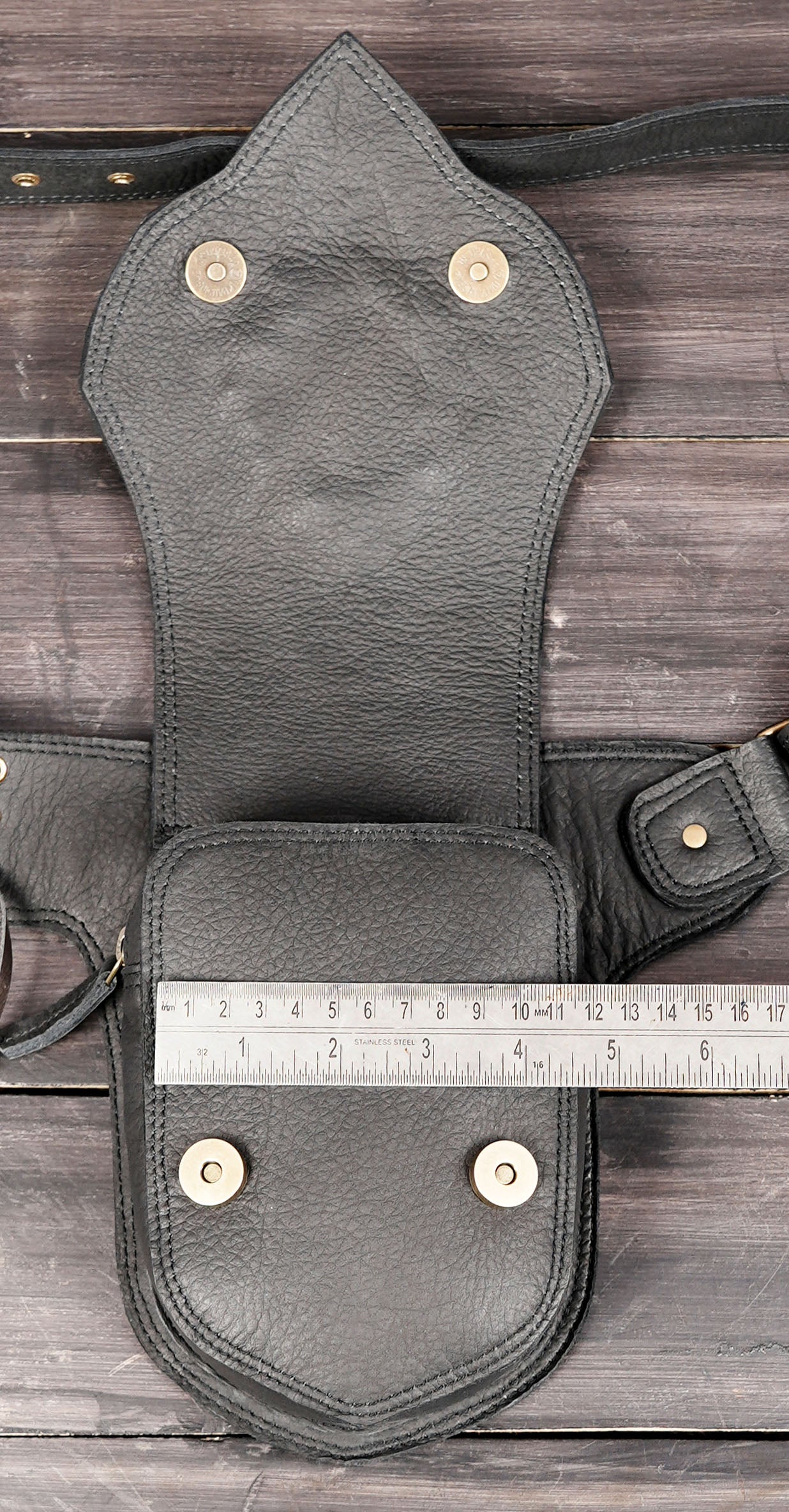 Bohemian leather waist bag black