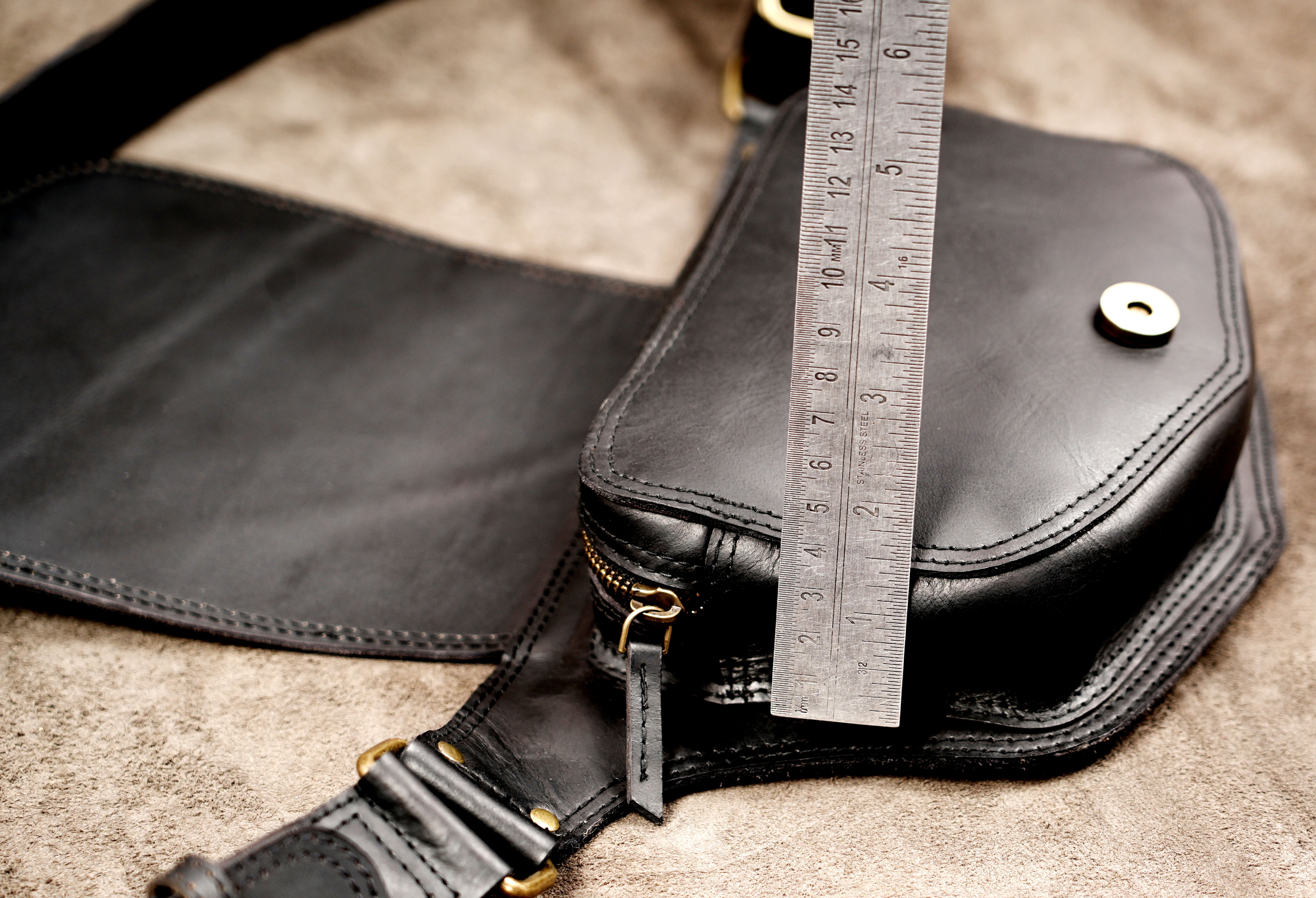 Simple black leather hip pouch