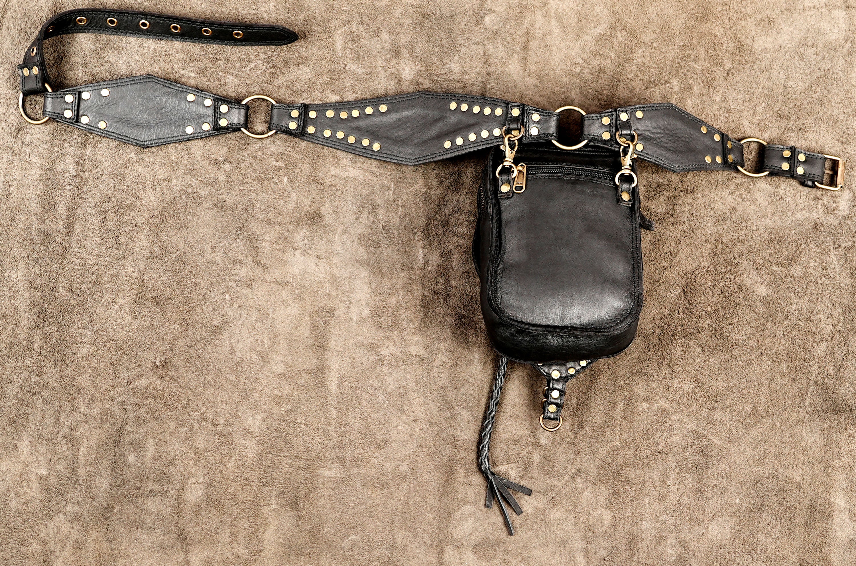 Genuine leather utility pouch with secure storage and artisan craftsmanship