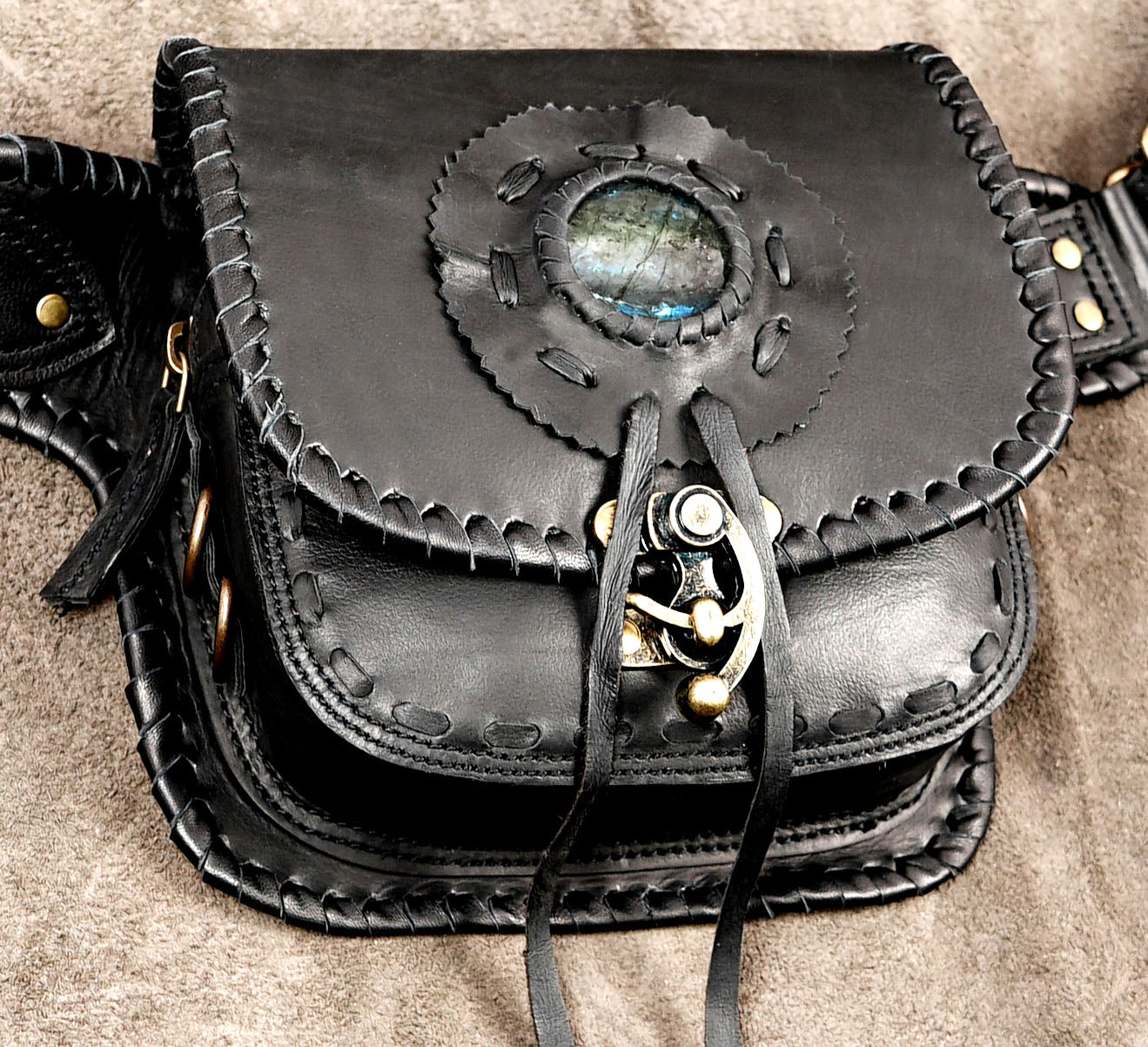Genuine leather waist pack with zipper pocket