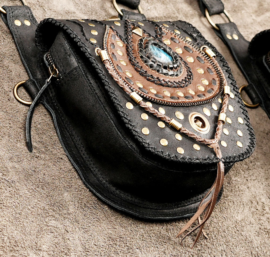Black Leather Double Pocket Shoulder Holster