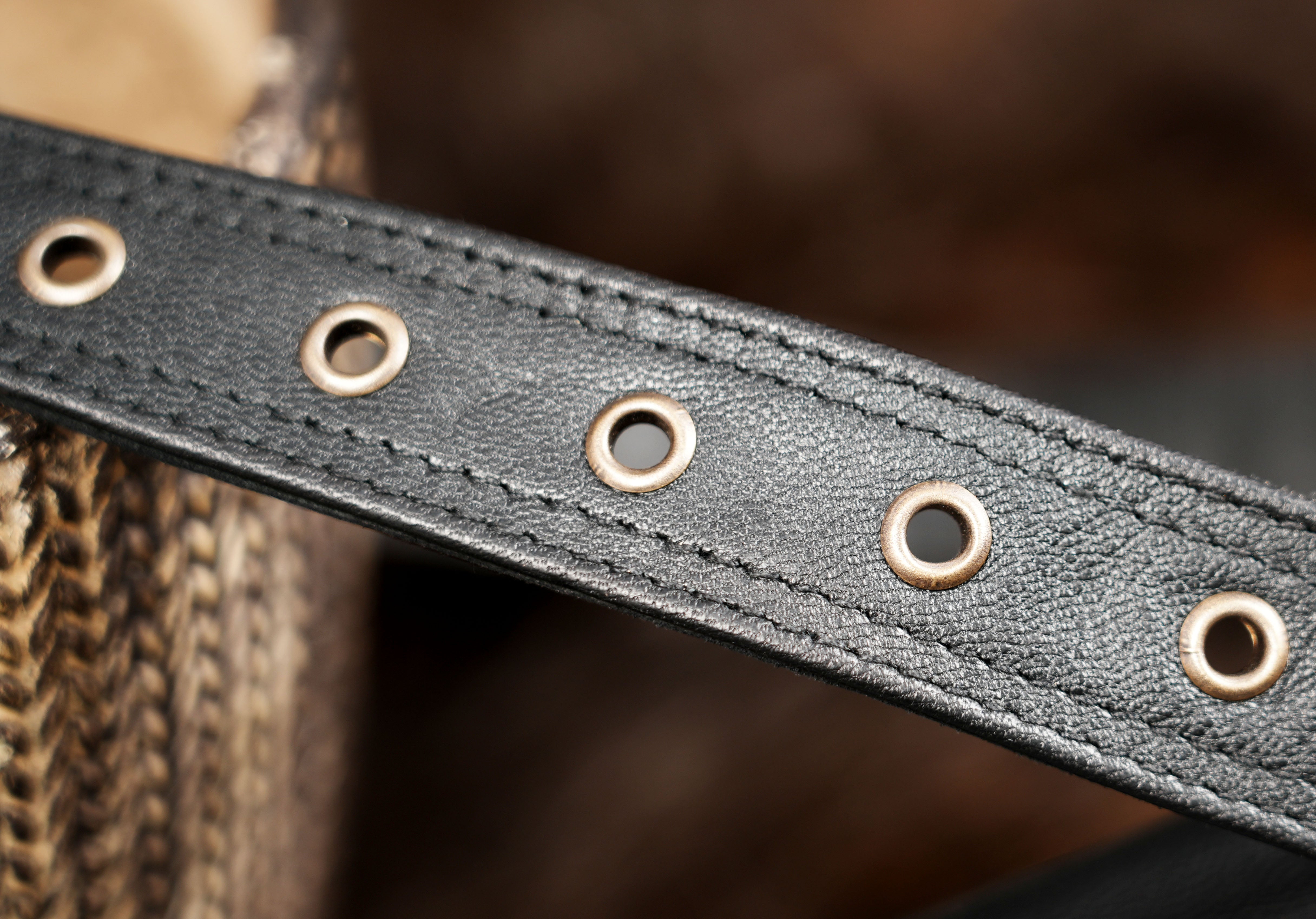 Unisex leather waist bag with western-style fringe