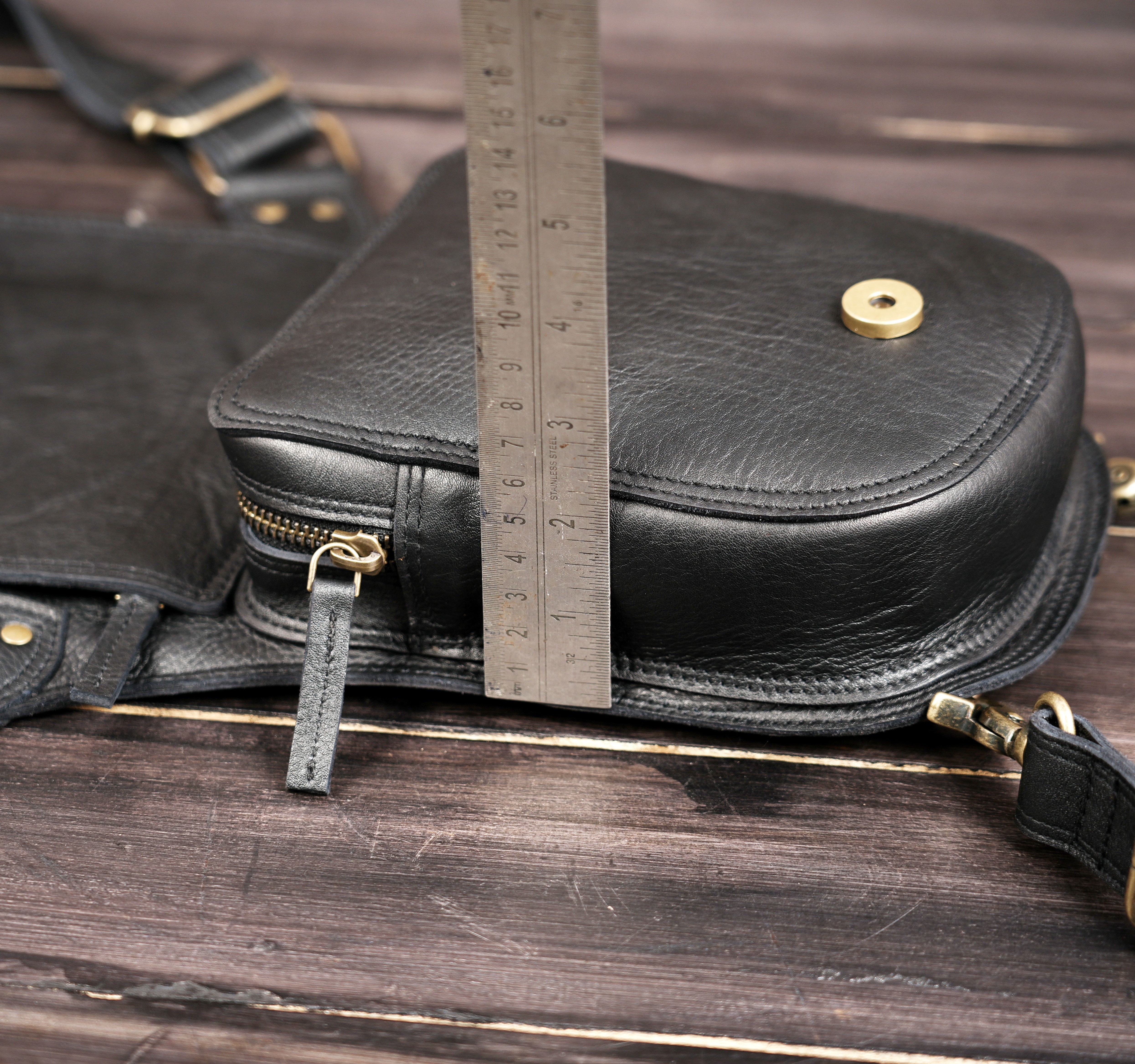 Adjustable biker thigh bag with antique brass fittings