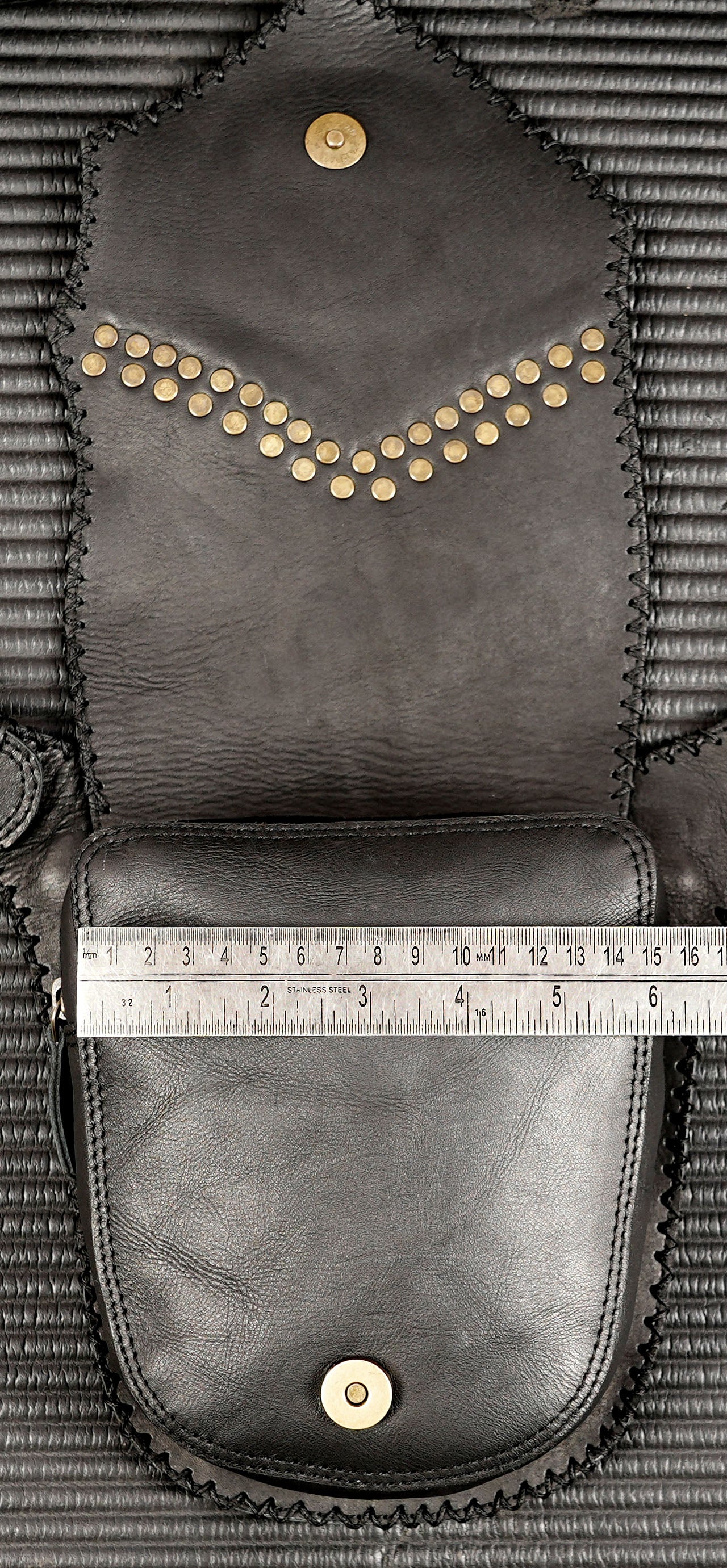 Adjustable black hip bag for markets, festivals and adventures