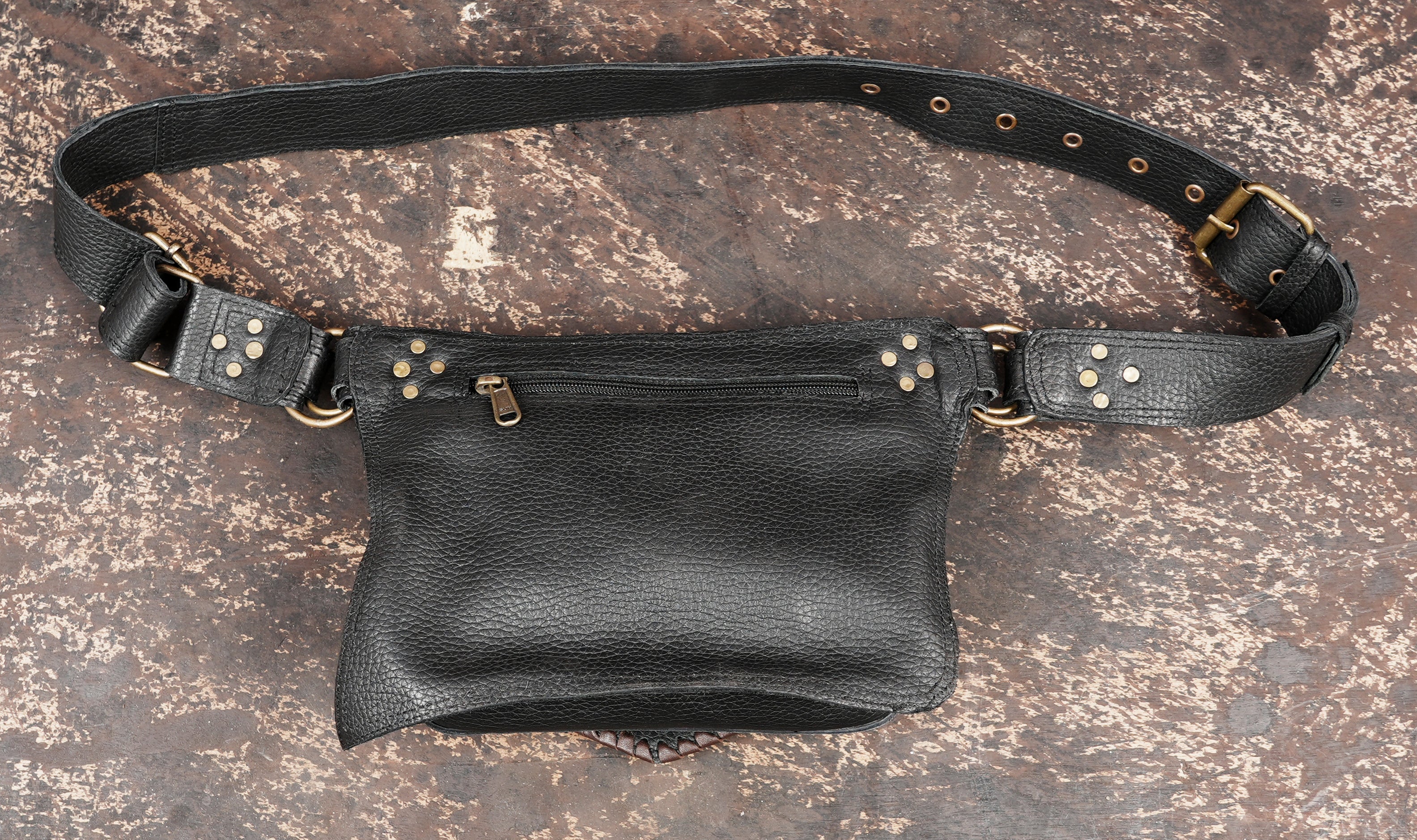 Handmade leather belt pouch with textured finish