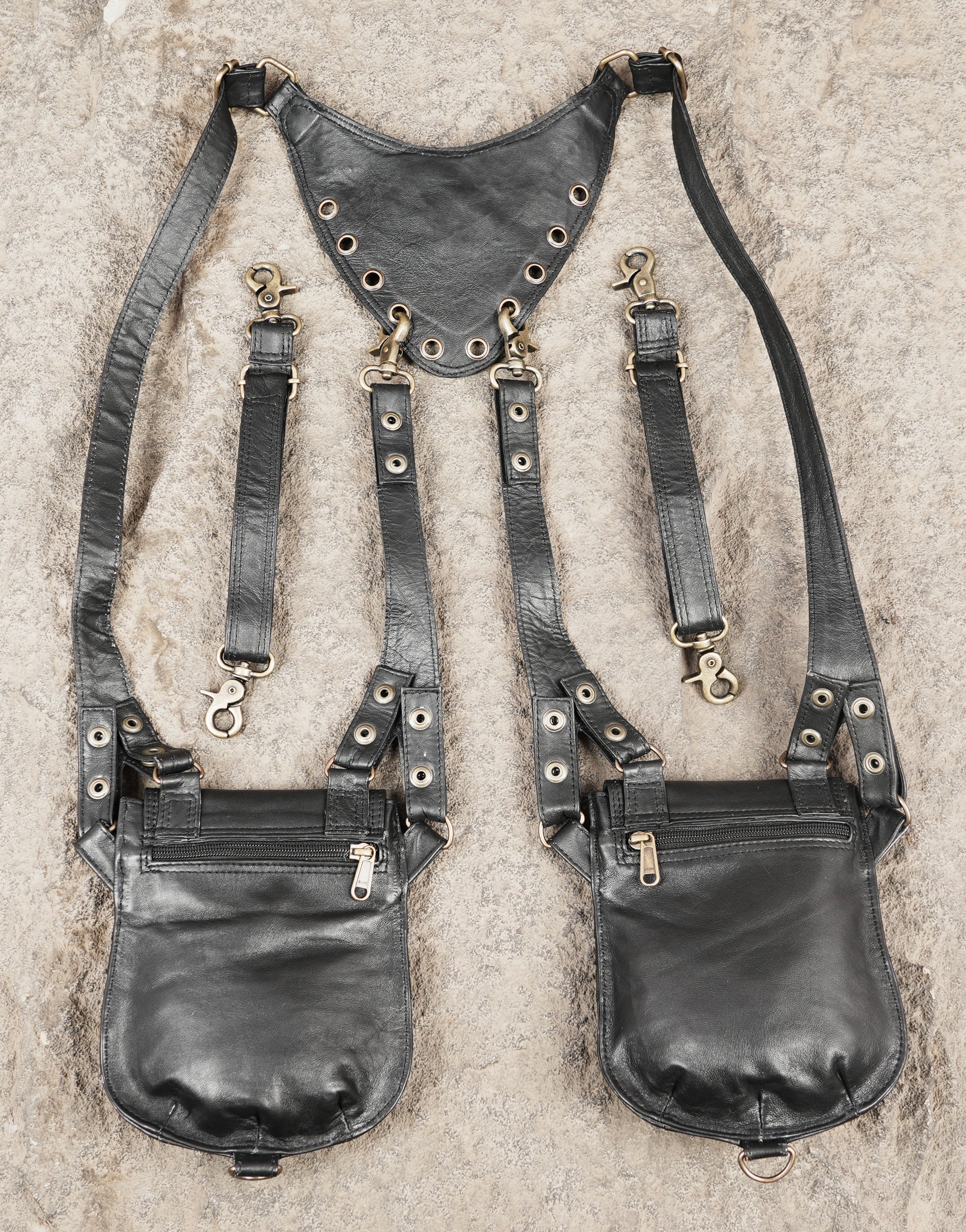 Leather shoulder holster harness with comfortable fit