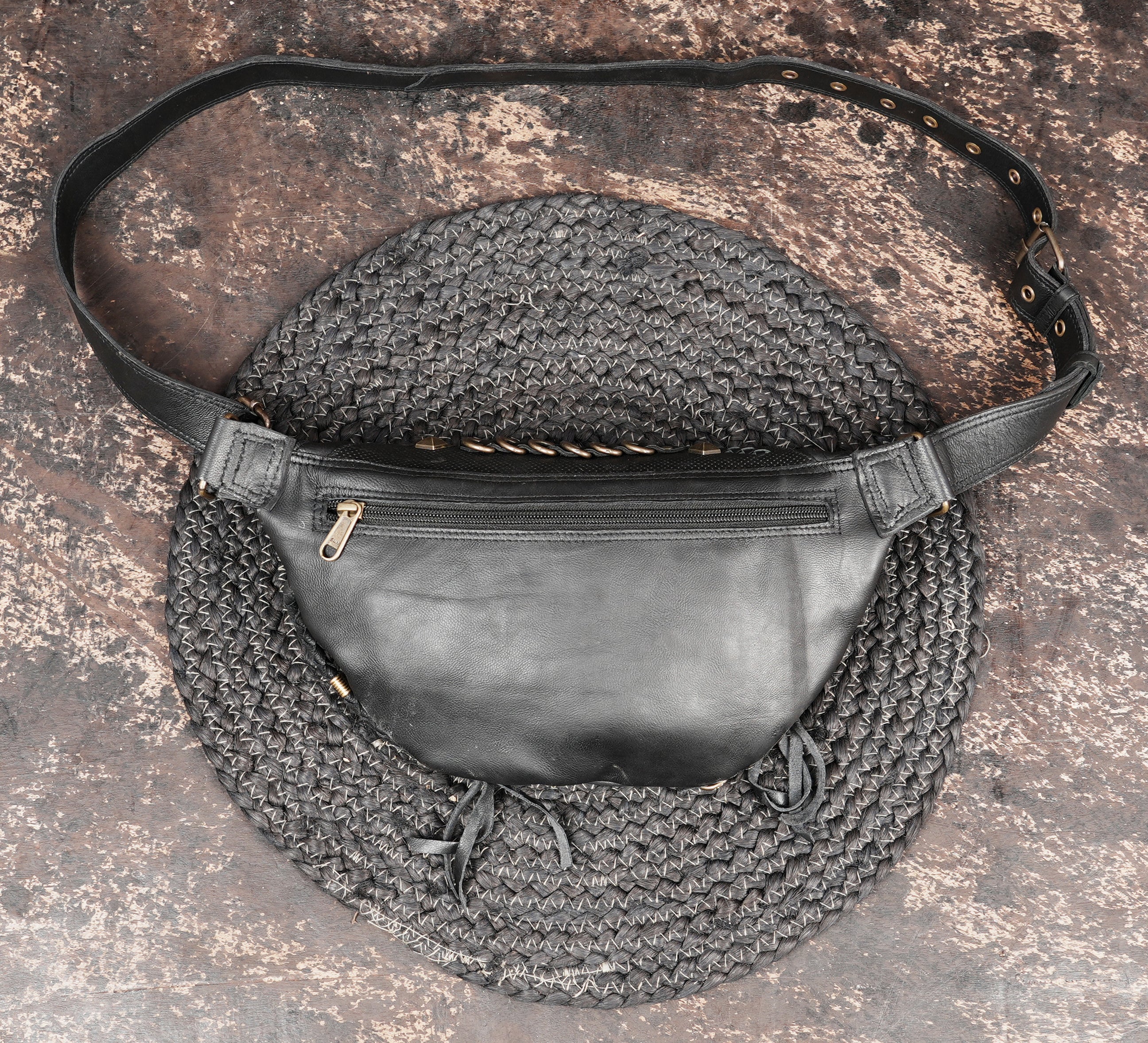 Stylish leather shoulder belt for men and women