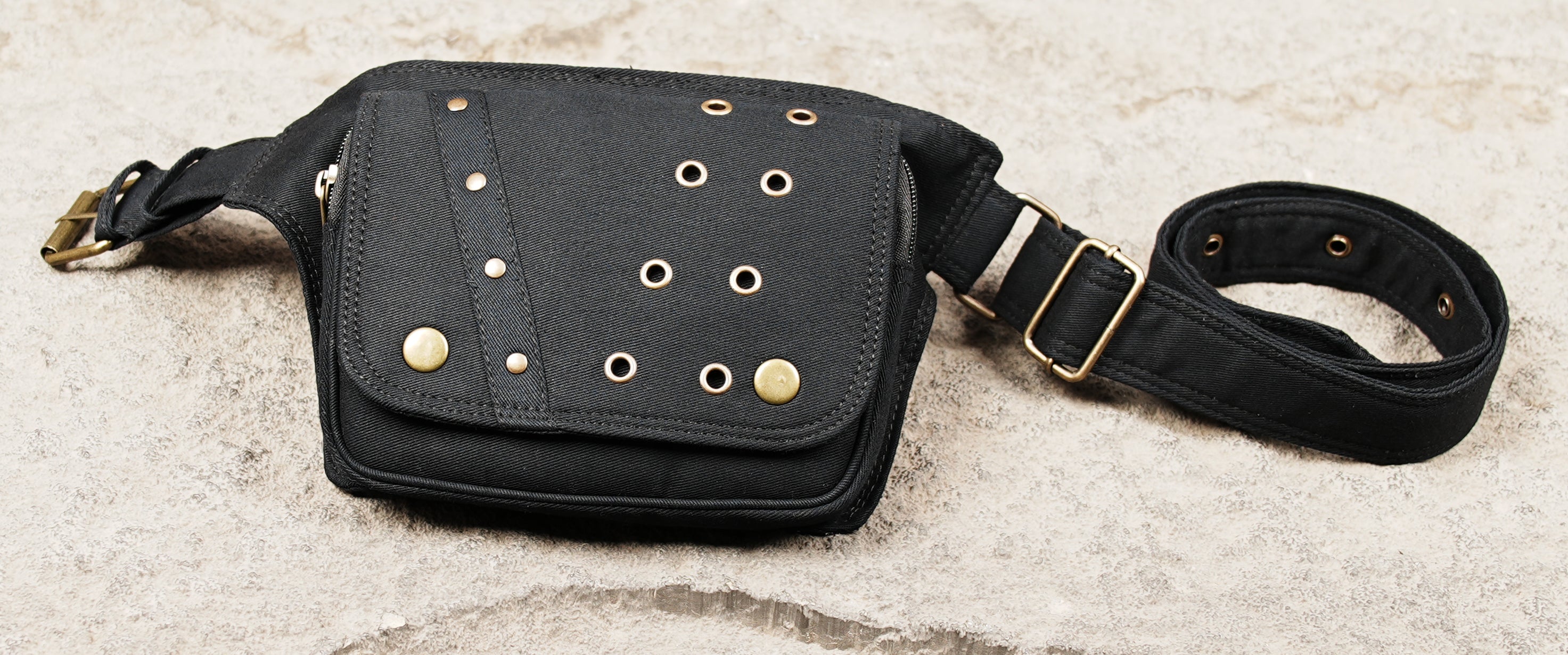 Adjustable cotton waist belt with front storage pocket