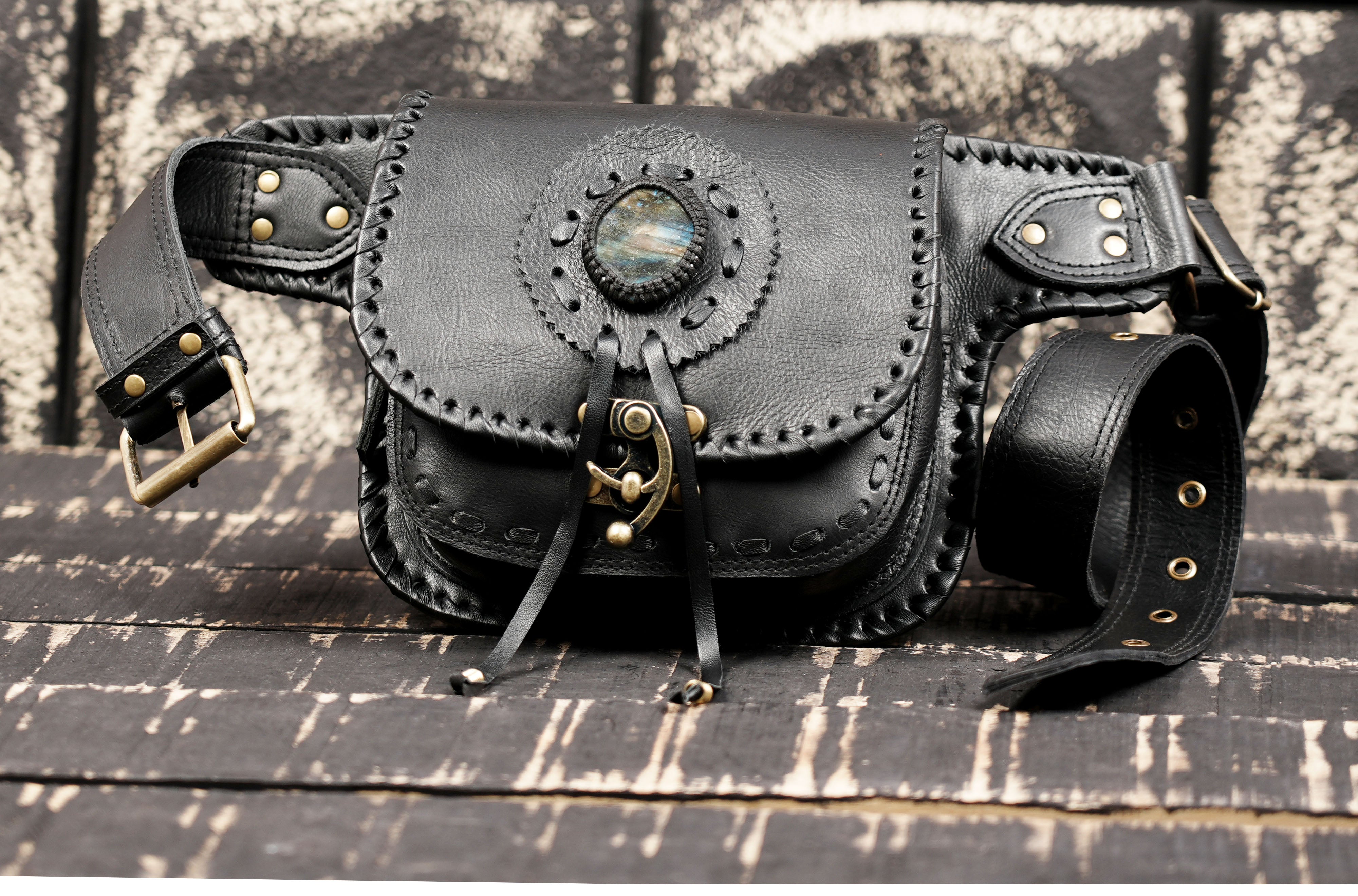Unisex leather waist belt pouch for travel, festivals, and everyday use