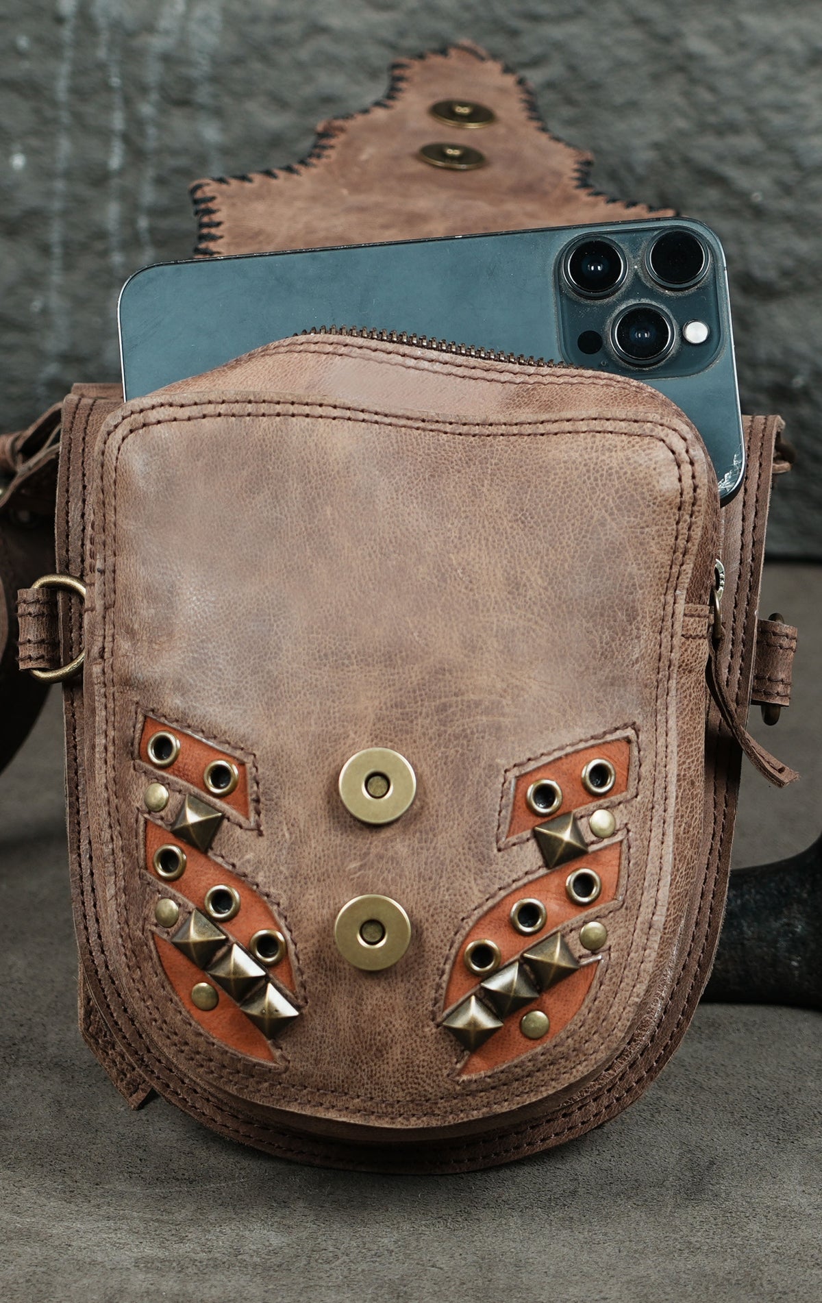 Dual pouch leather rig with braided accents