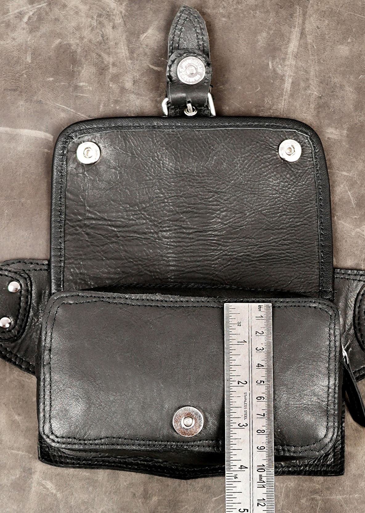 Journeyman leather belt, dual compartment display