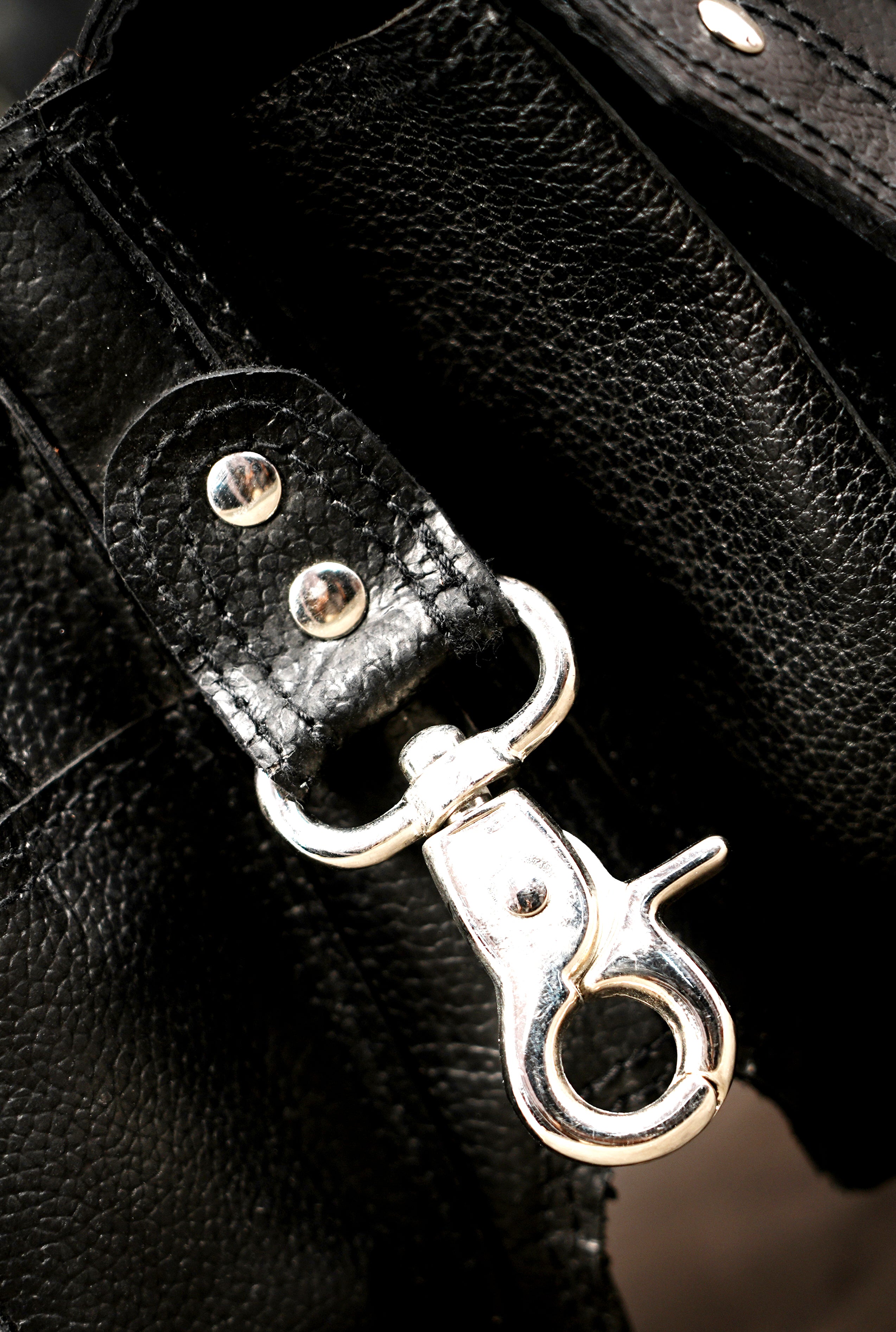 LARP ready leather belt, full pouch capacity display