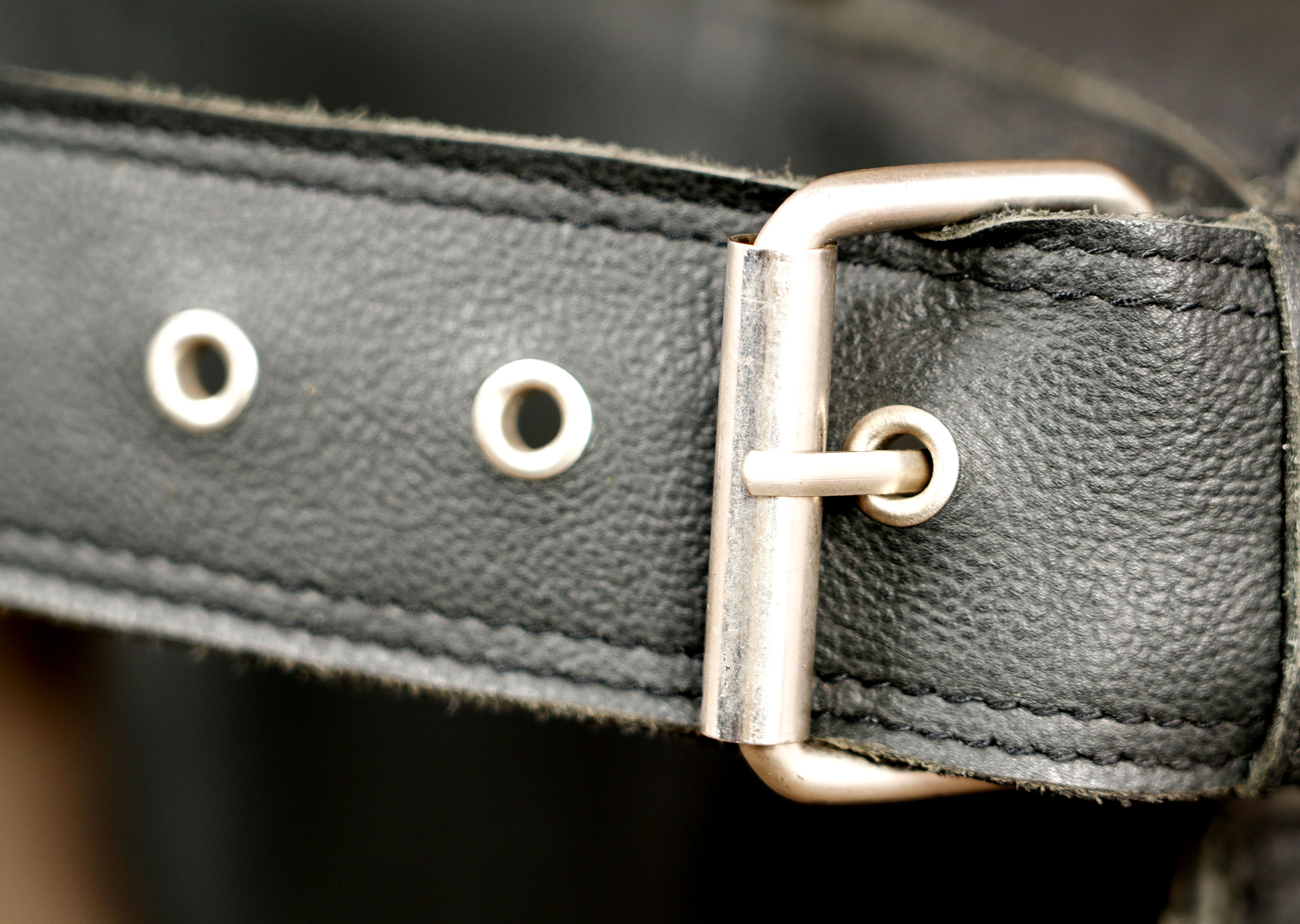 LARP ready leather belt, full pouch display shot