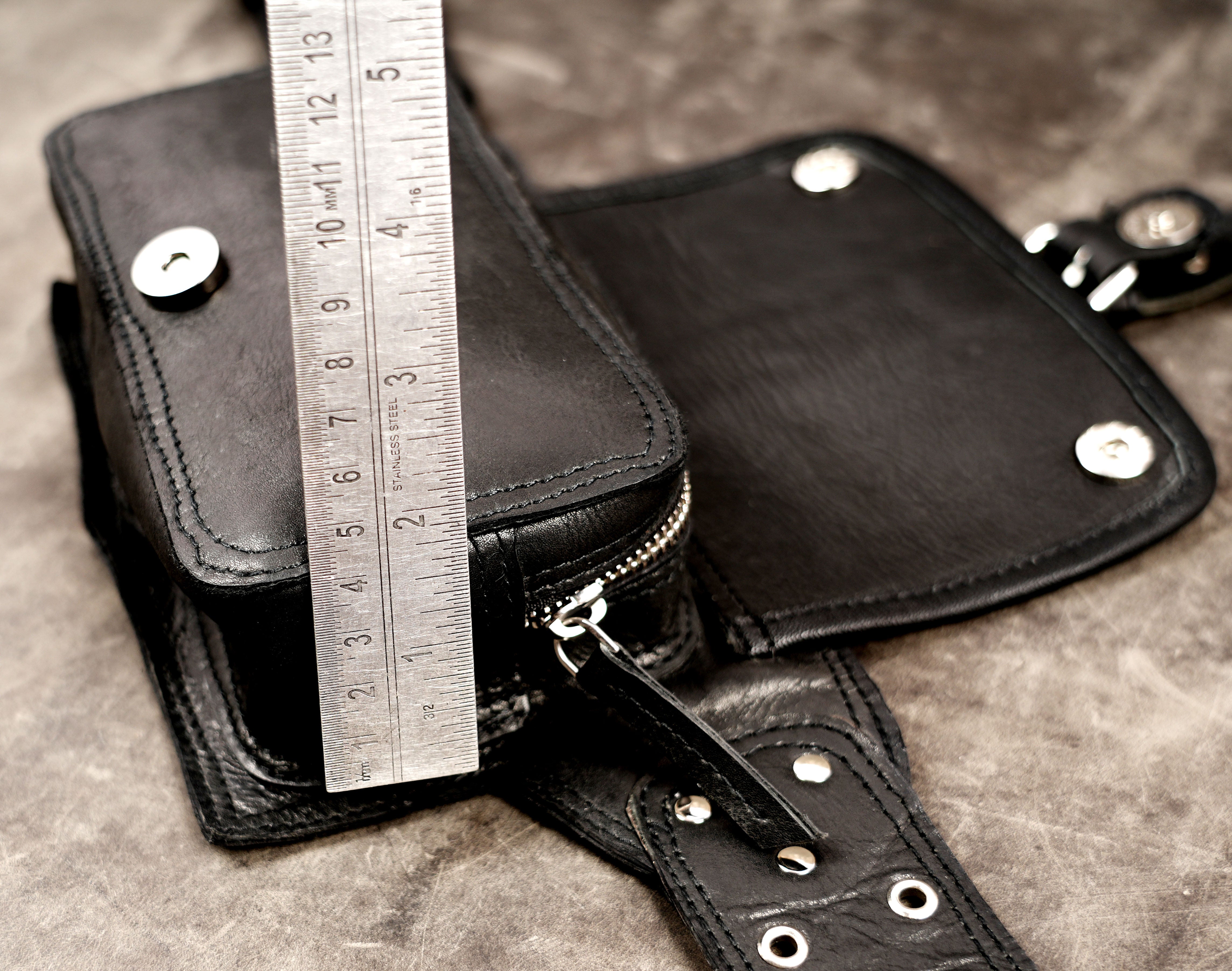 Leather expedition belt with satchel style pouches