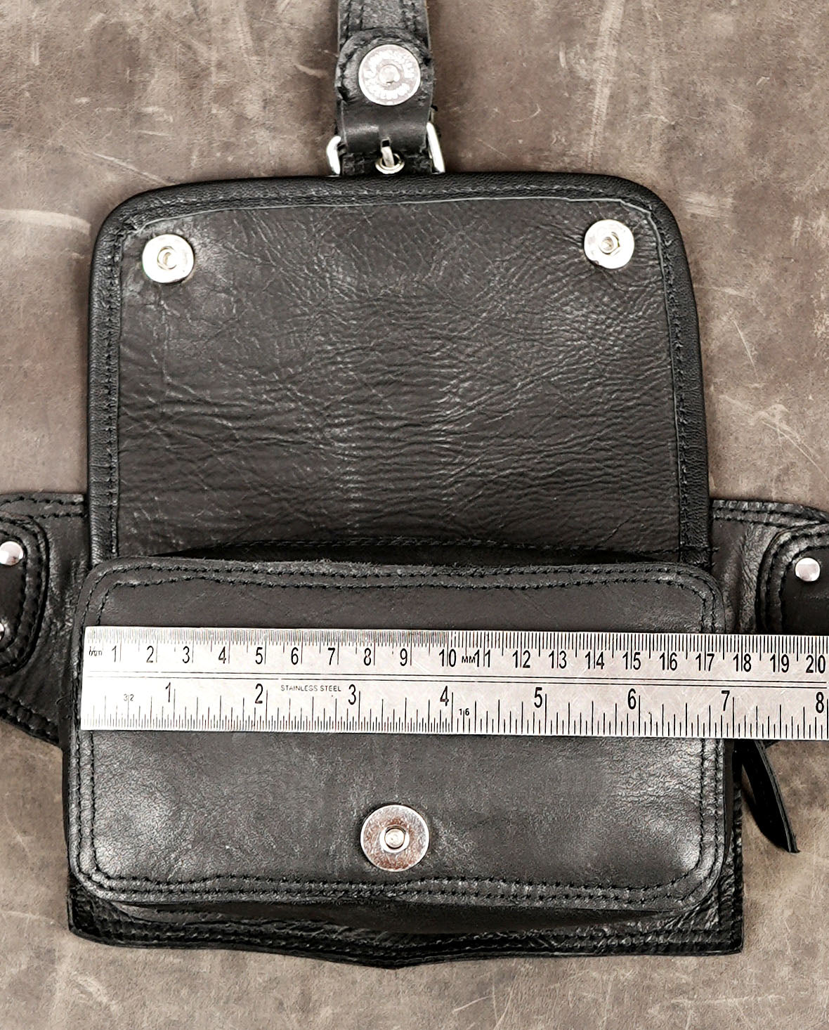 Rustic leather accessory belt with buckle fasteners