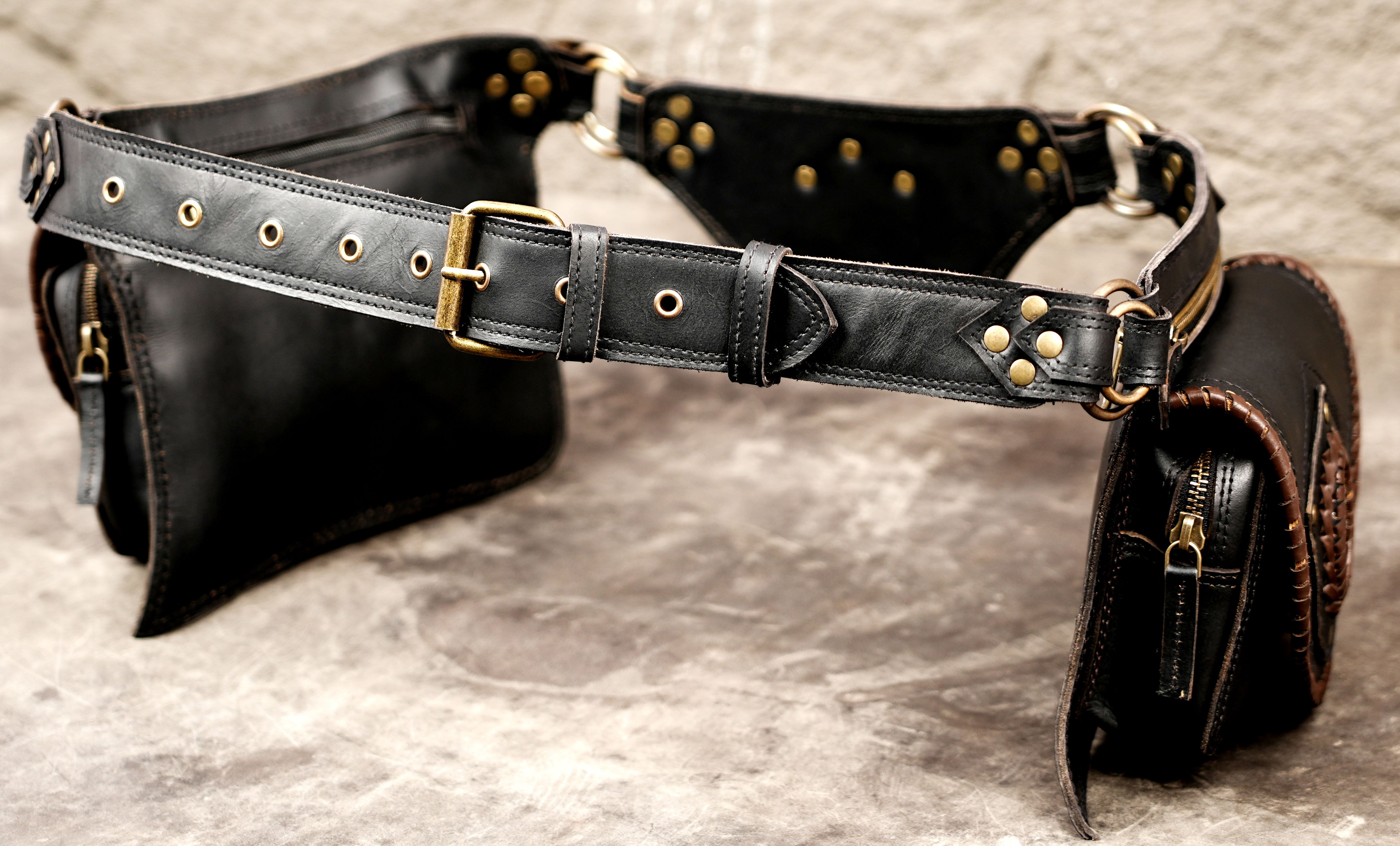 Leather utility belt with twin pouches