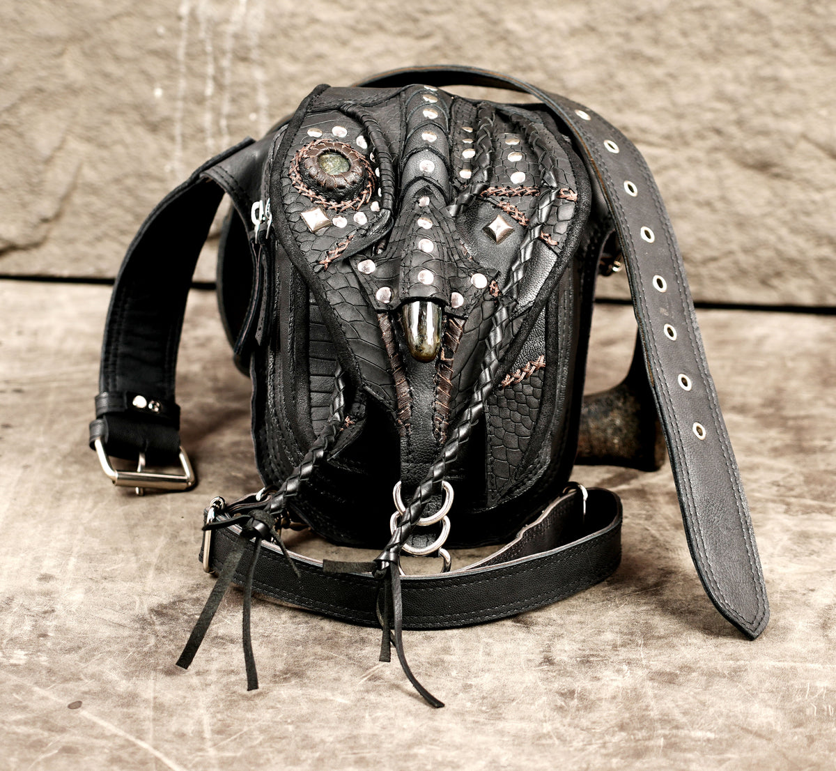 Steampunk style black leather leg bag for cosplay and outdoor events