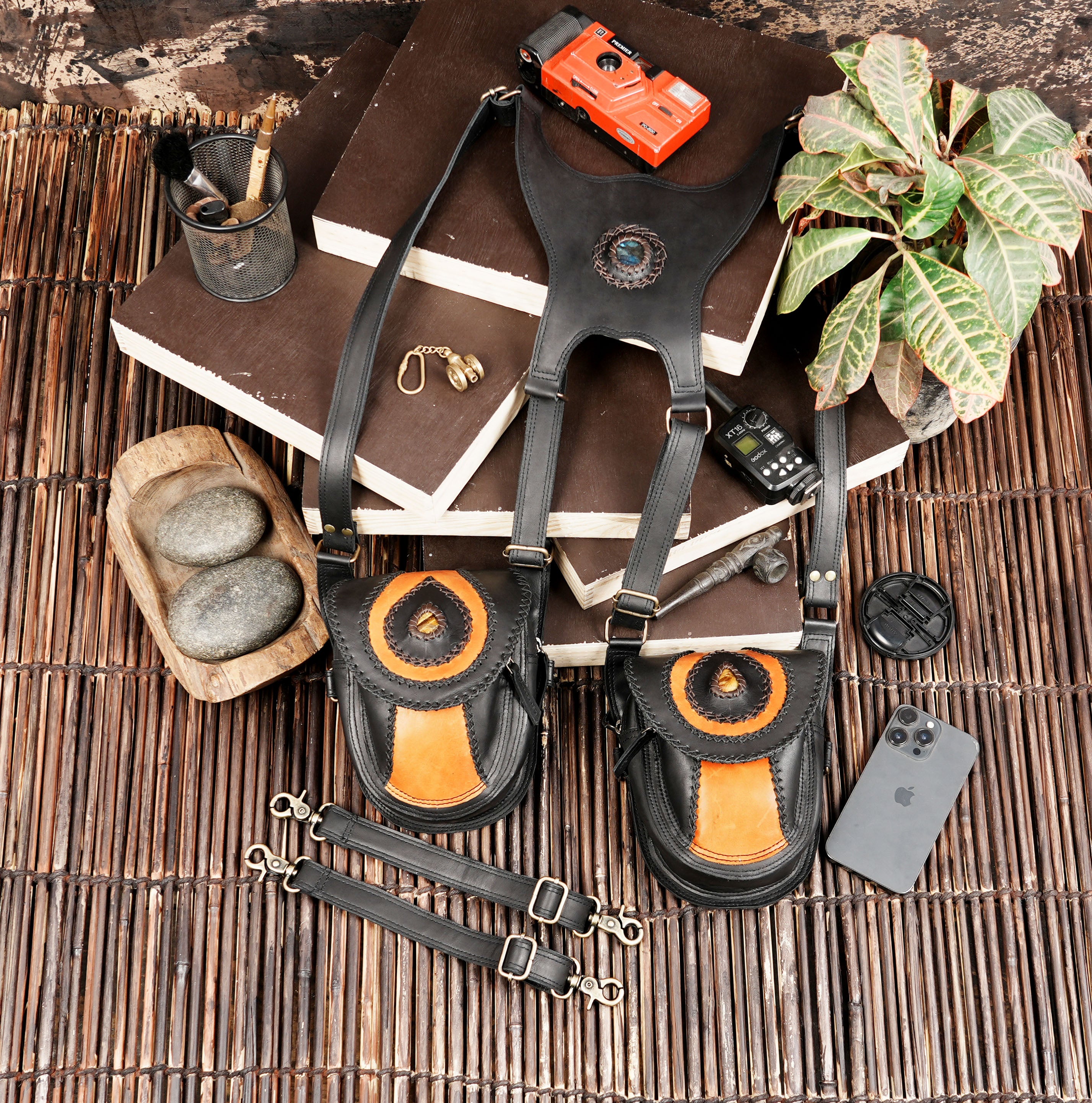 Dual pouch leather shoulder holster for everyday carry