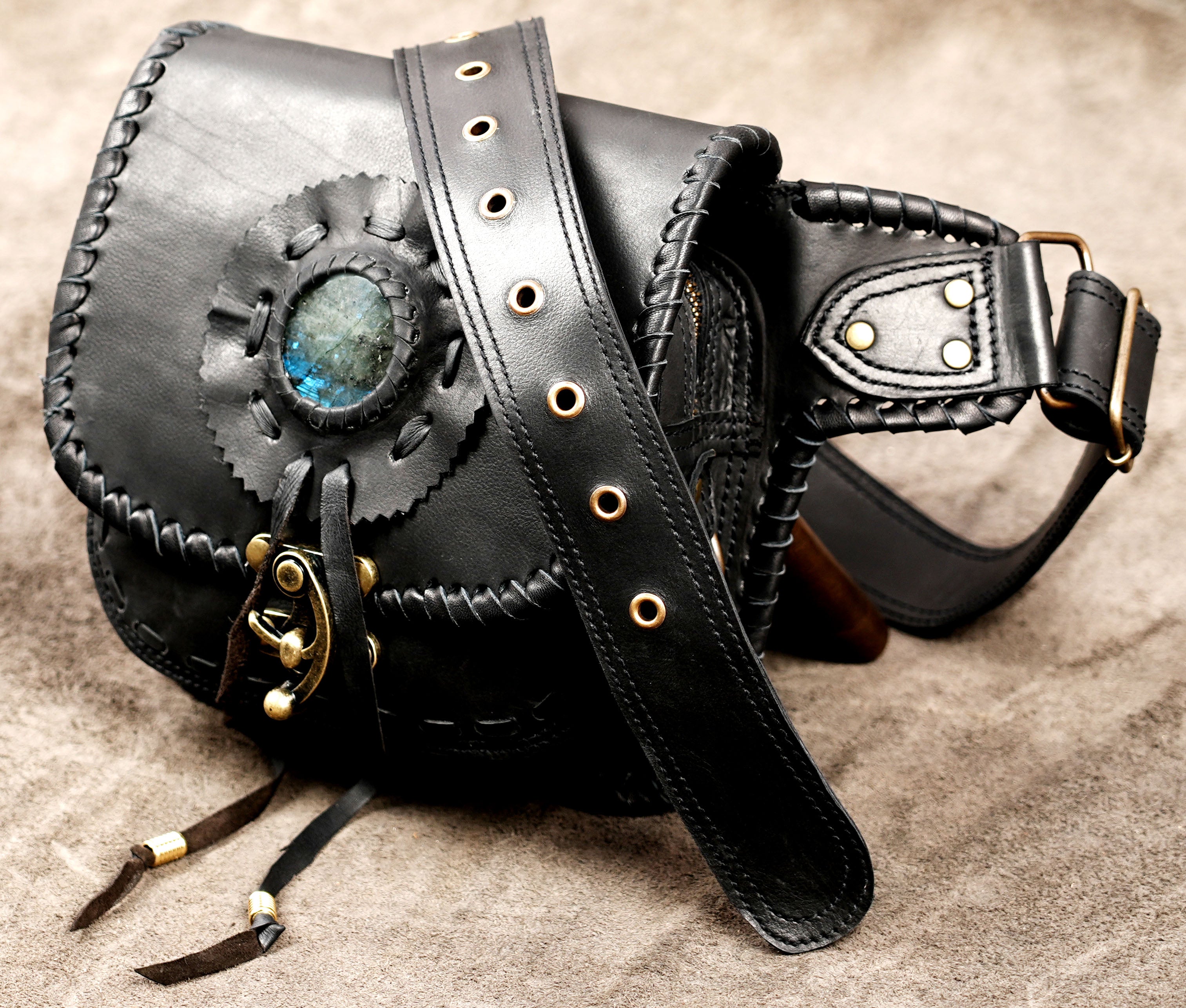 Rustic leather belt pouch with zipper