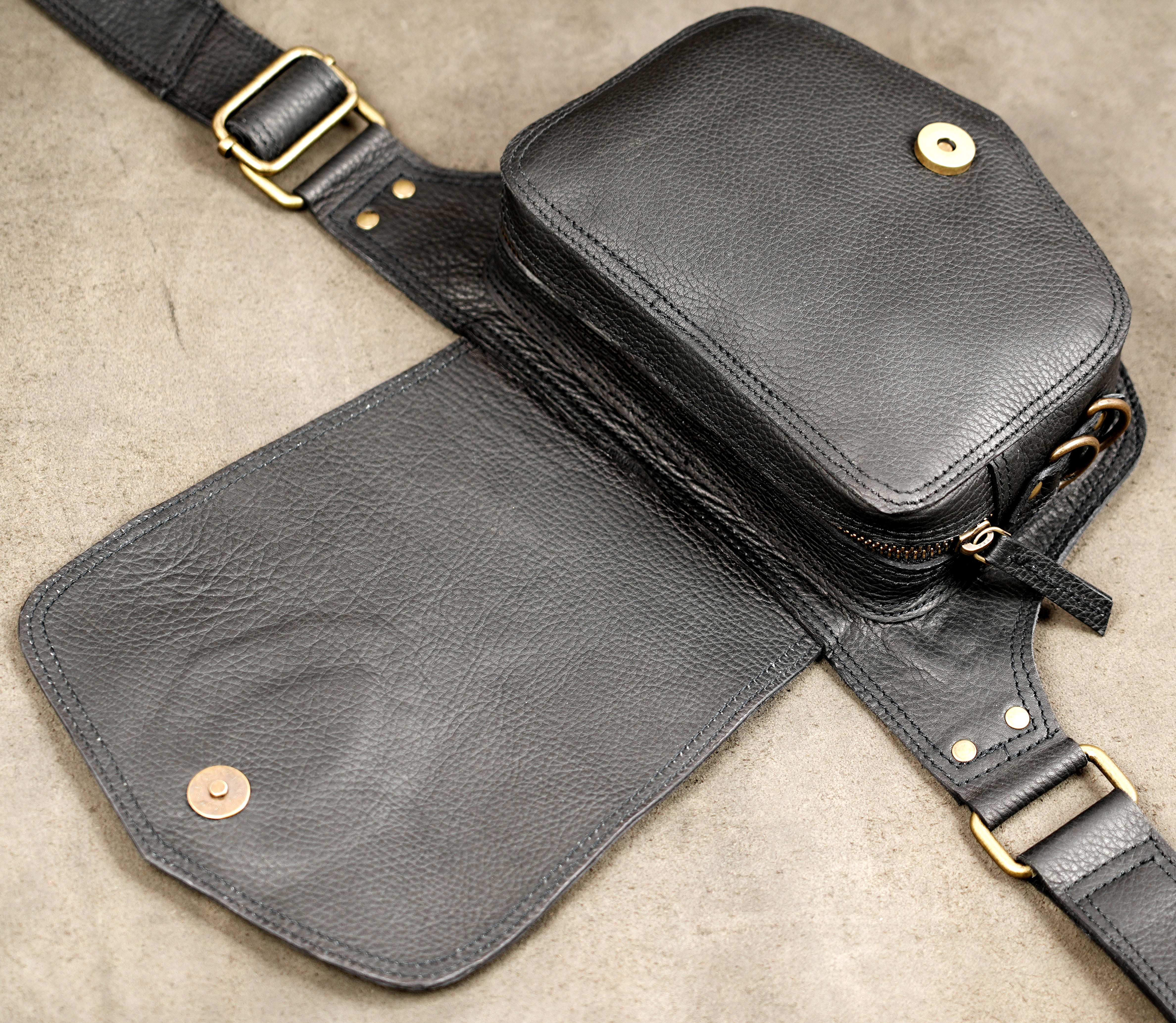 Handmade Black Leather Belt Pouch for Men and Women