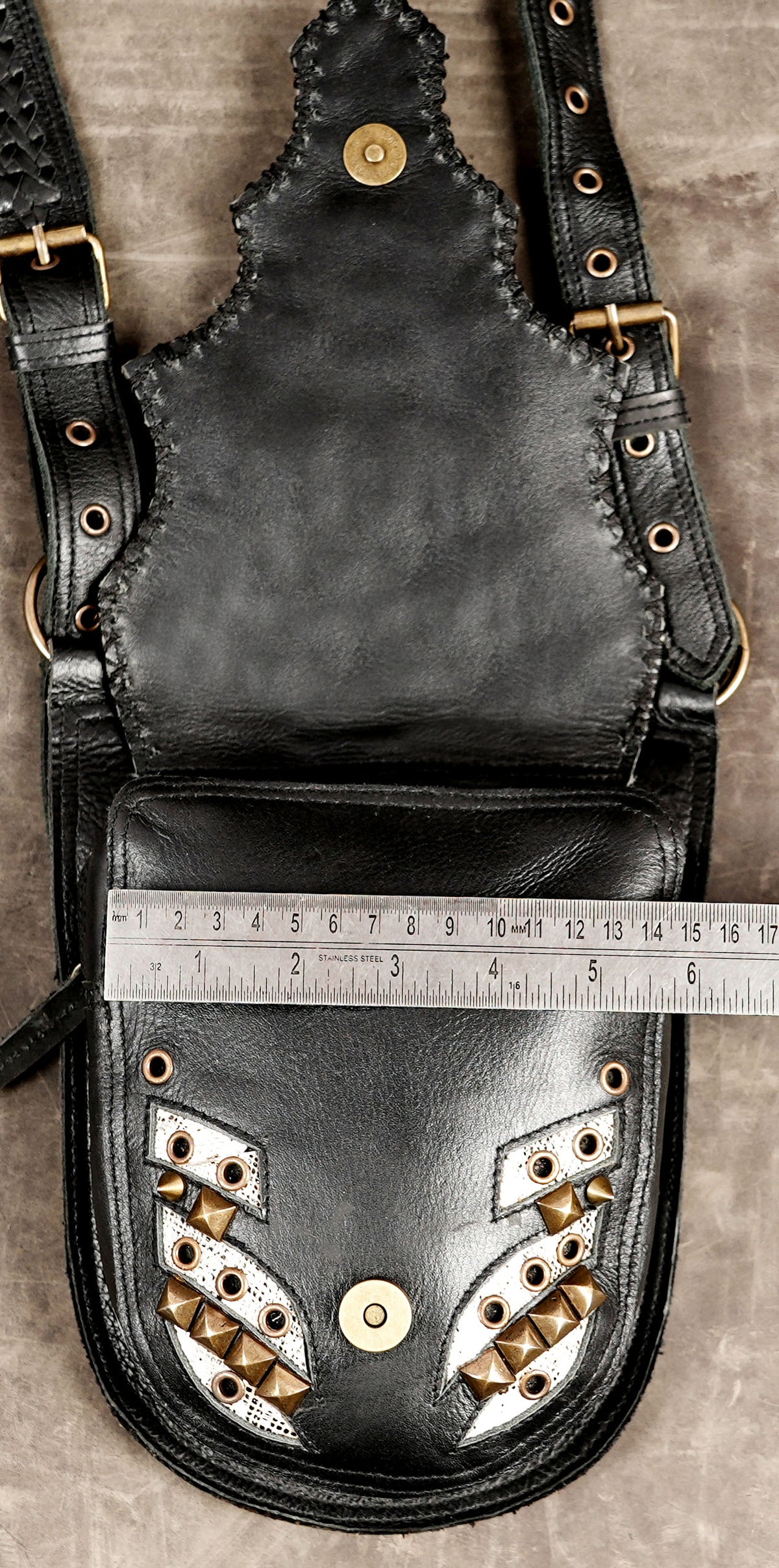 Multi-pocket leather holster belt bag for urban street style