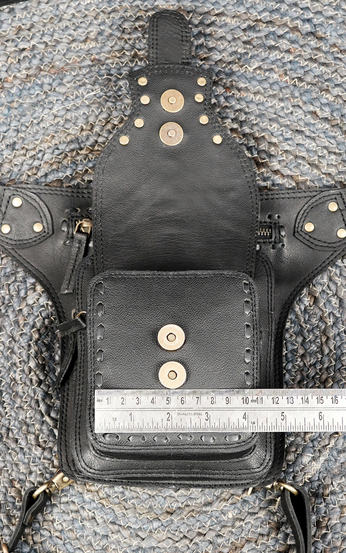 Steampunk gothic leather leg pouch belt