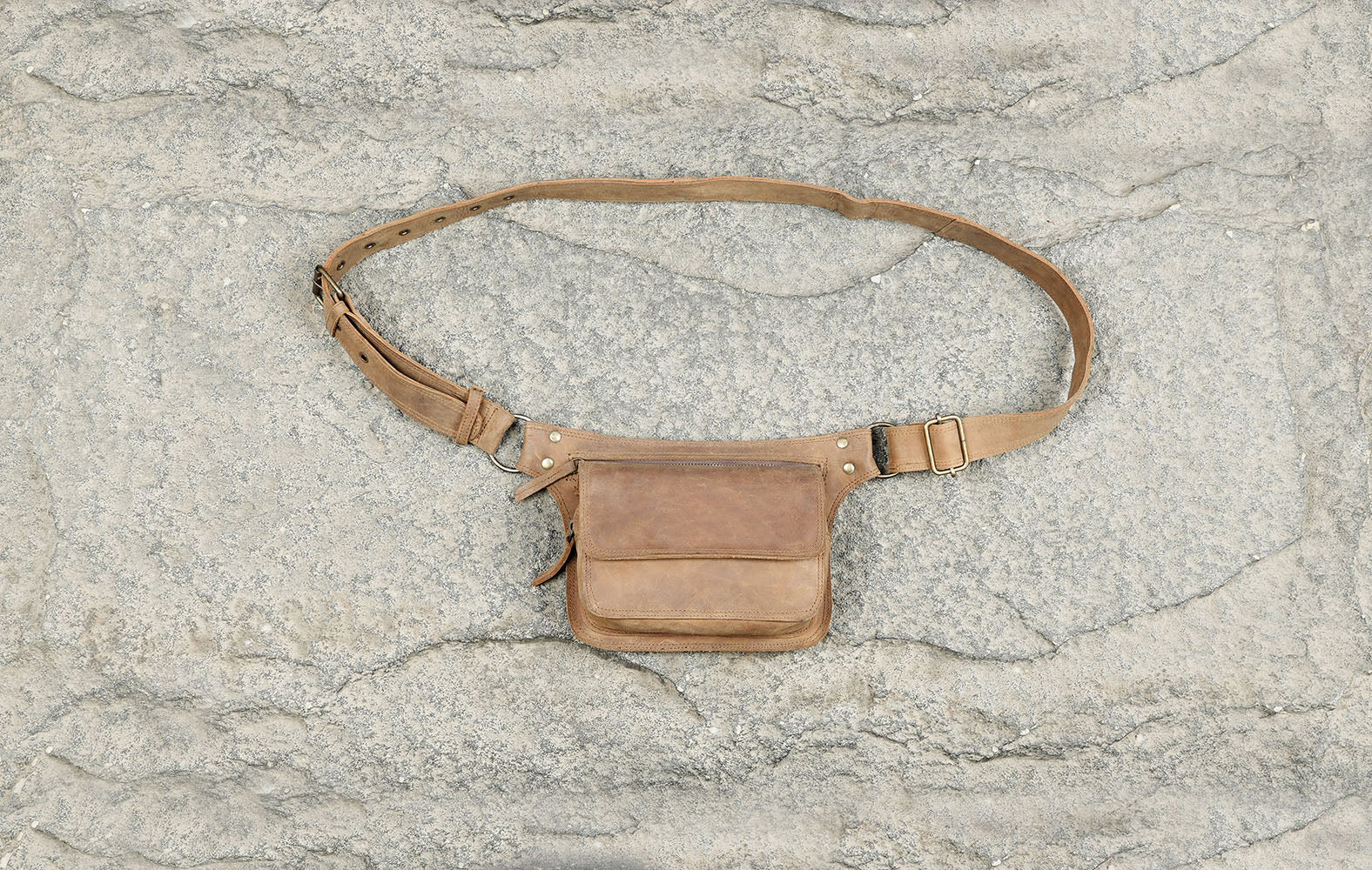 Renaissance leather belt bag with secure zippered storage