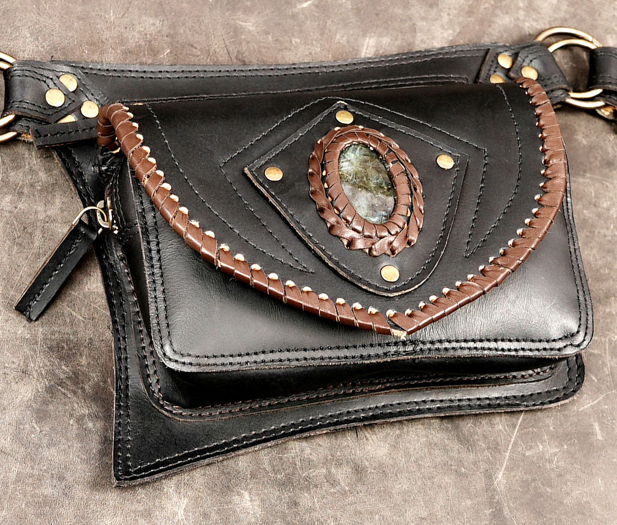 Leather utility waist belt with pockets