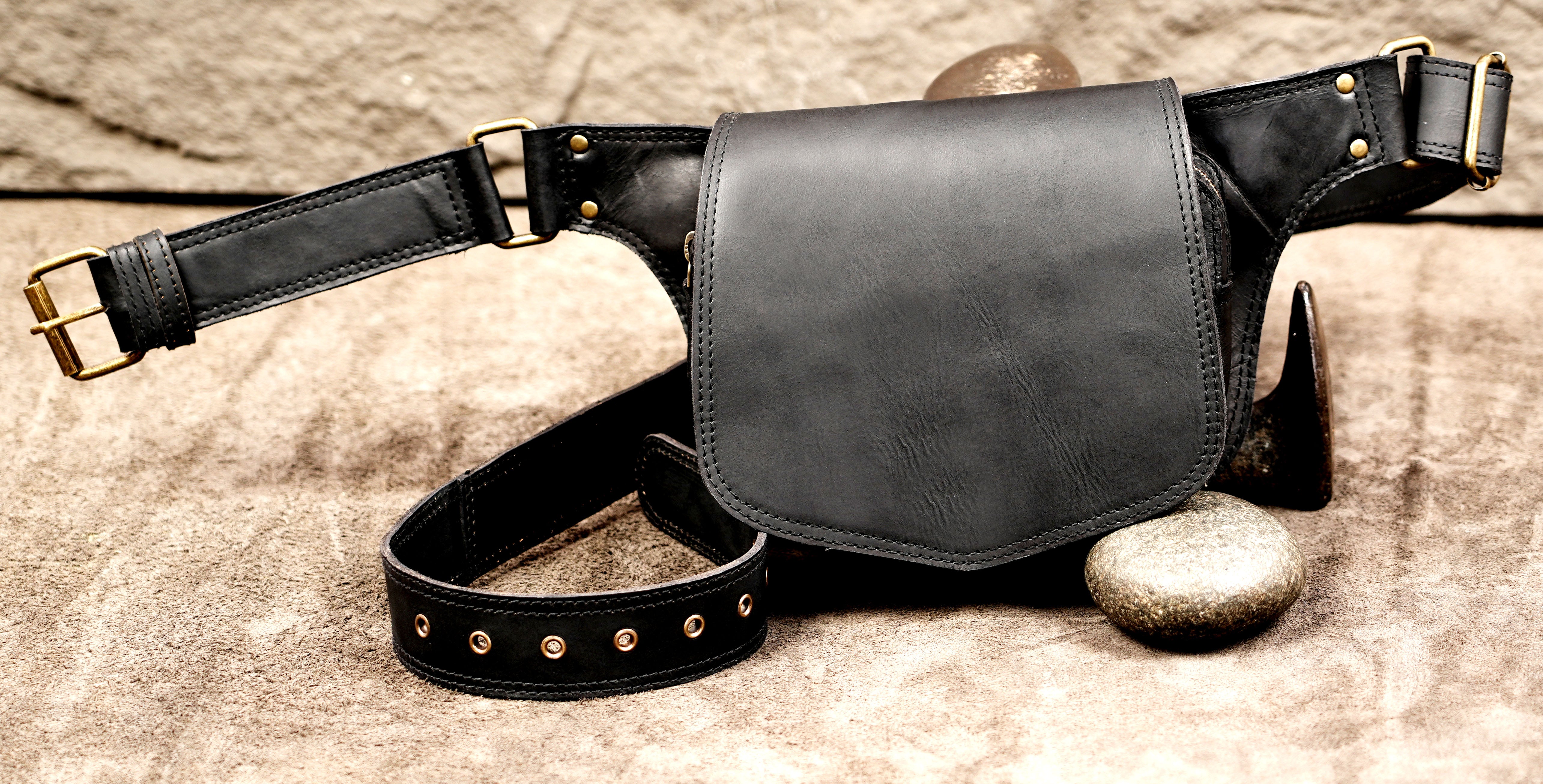 Adjustable leather hip pouch belt