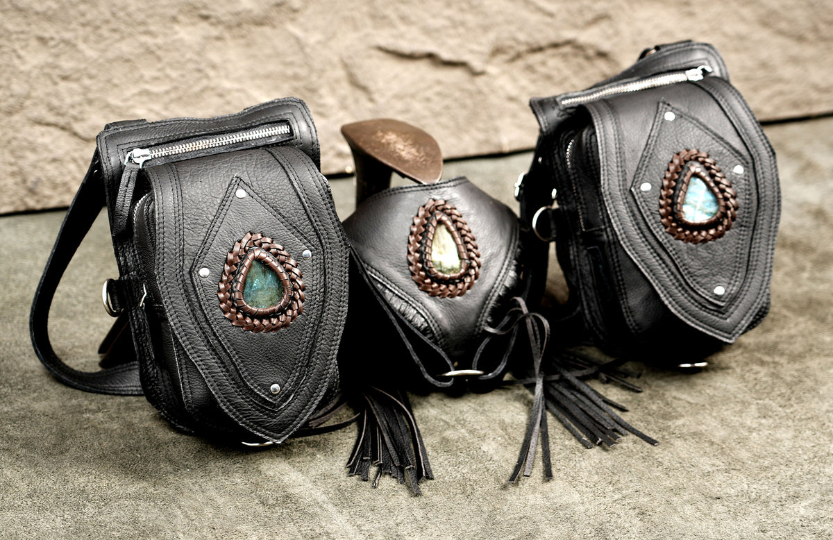 Double hip bag holster set in black genuine leather with adjustable straps