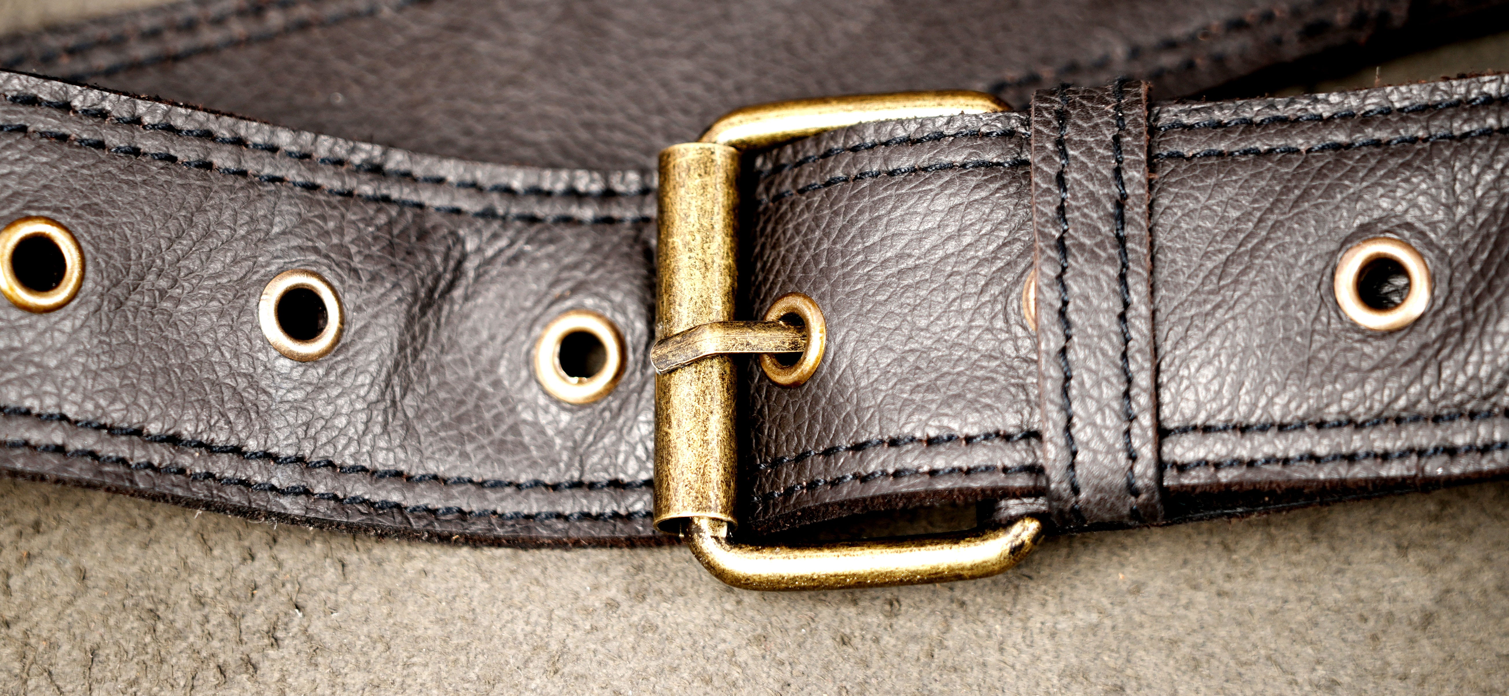 Genuine Leather Waist Bag for Everyday Travel and Outdoor Use