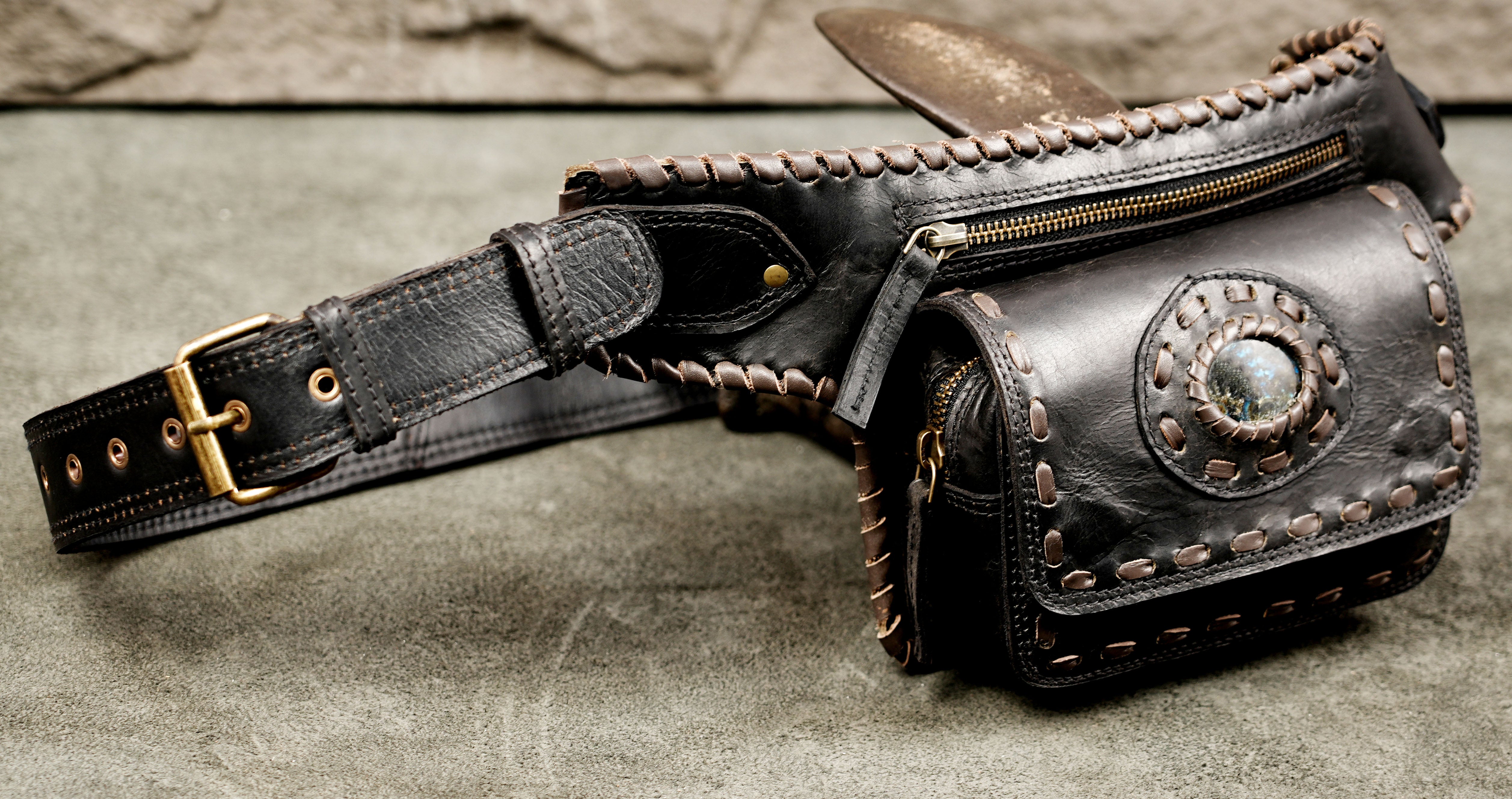 Adjustable leather hip pouch belt