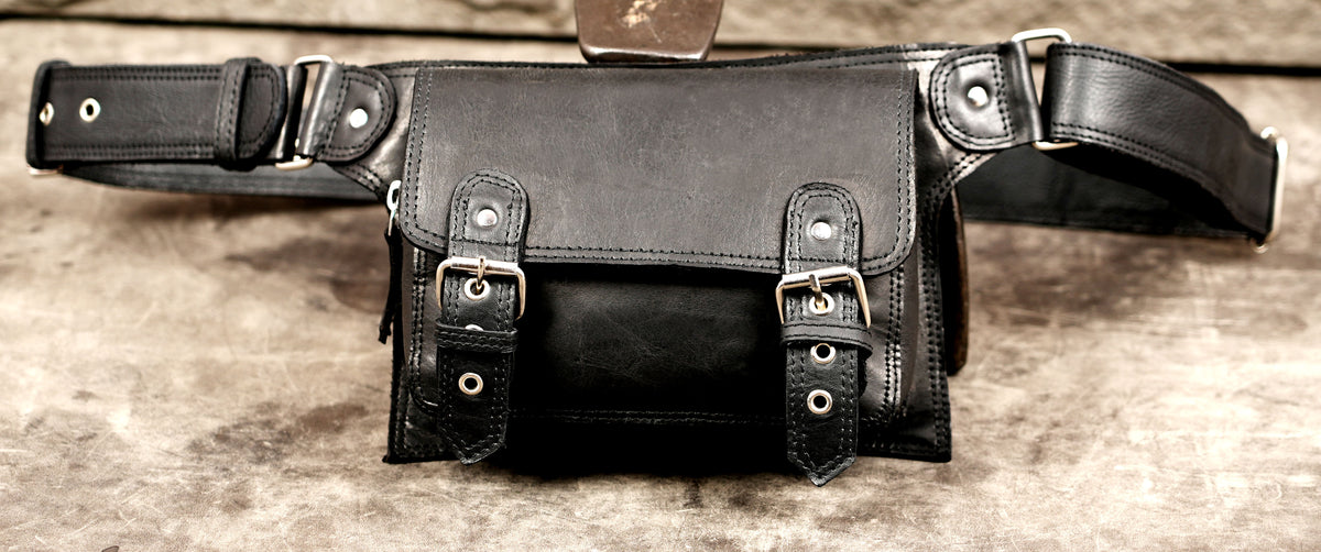 Adjustable leather belt bag with D-ring hardware