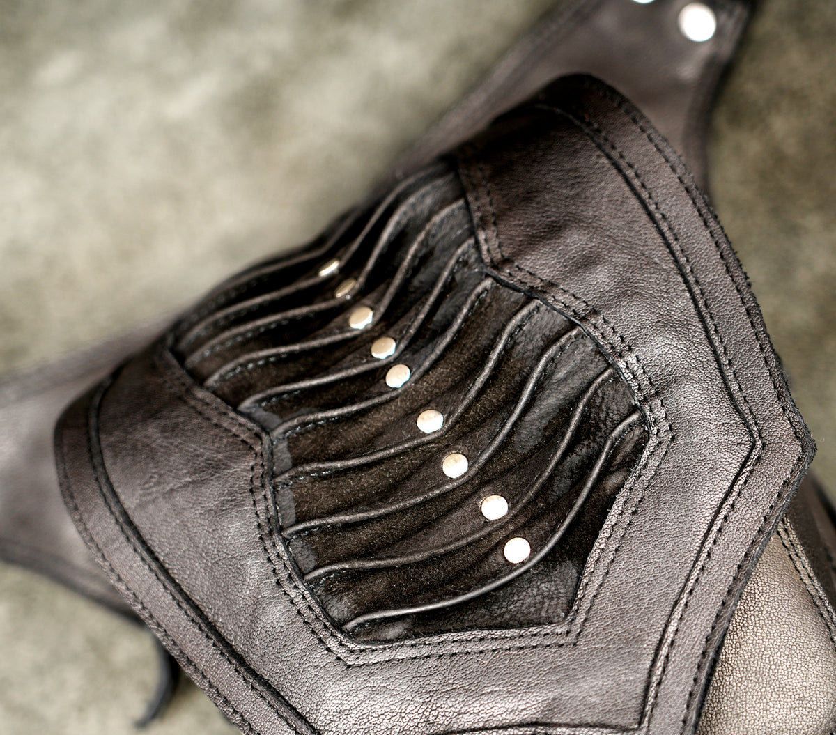 Battle harness leather bag with detachable leg strap
