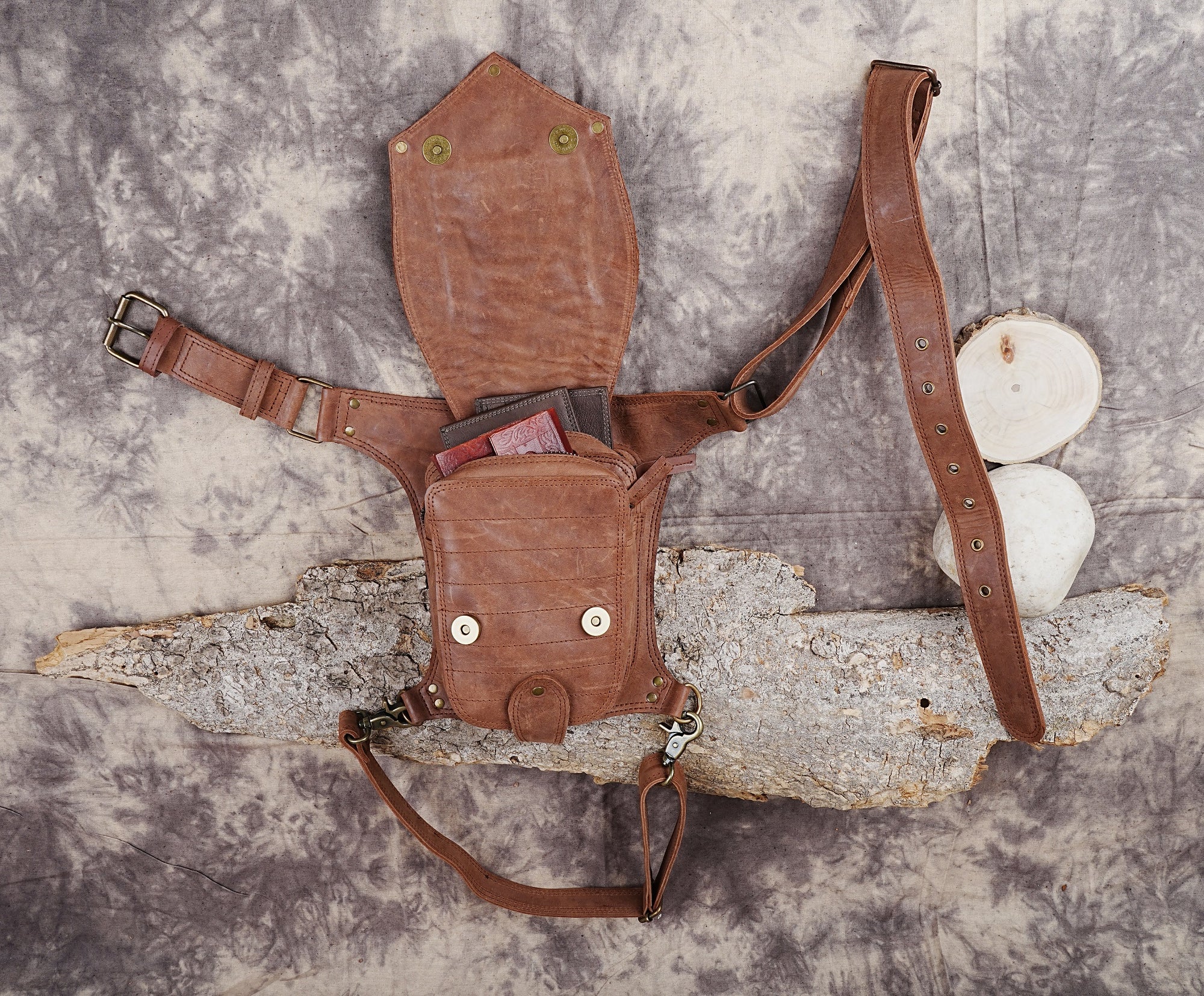 HANDMADE LEATHER WAIST BAG WITH ADJUSTABLE BELT, FESTIVAL FANNY PACK, LEATHER HIP BAG, GIFT FOR HER