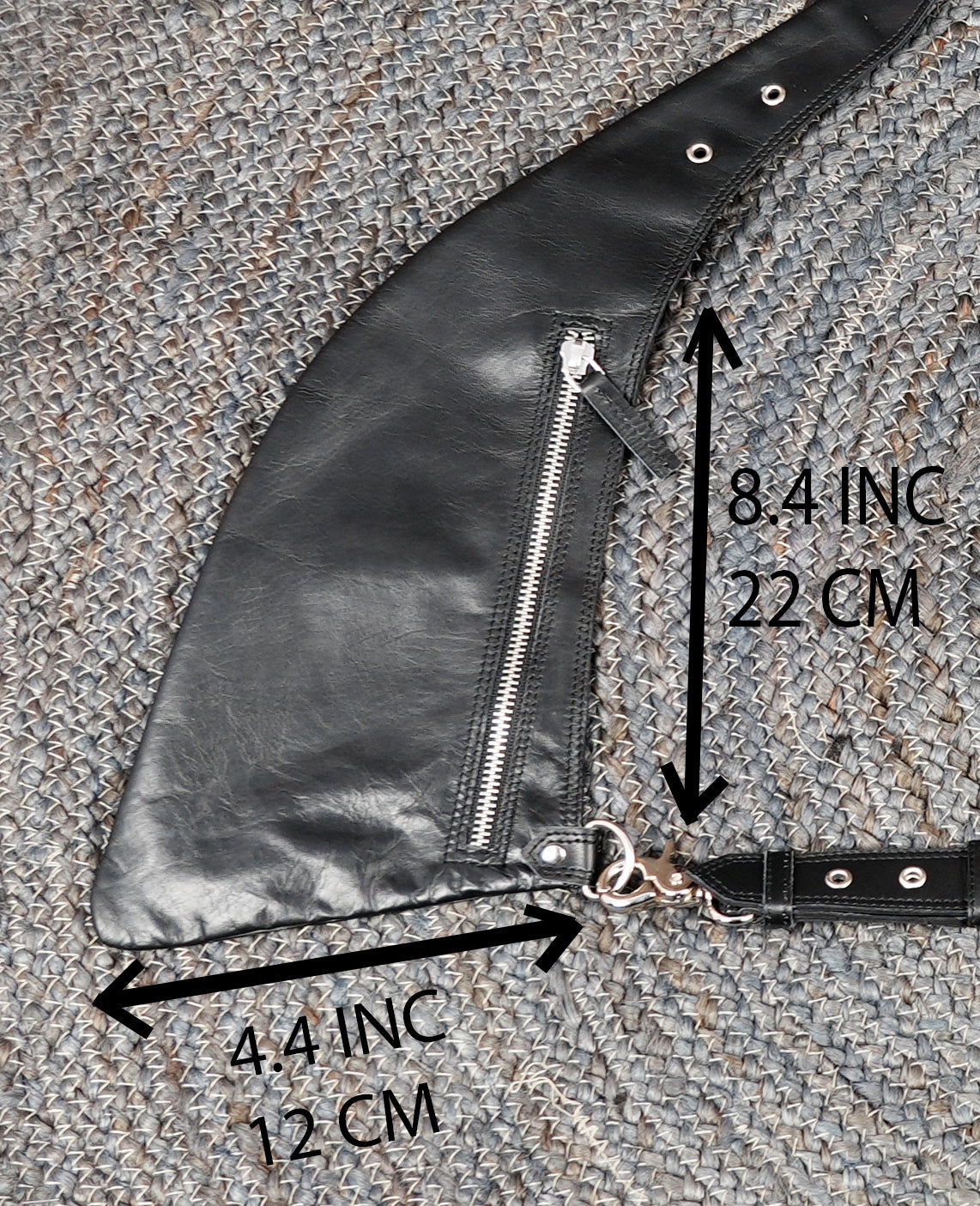 Leather shoulder holster harness for travel and everyday use