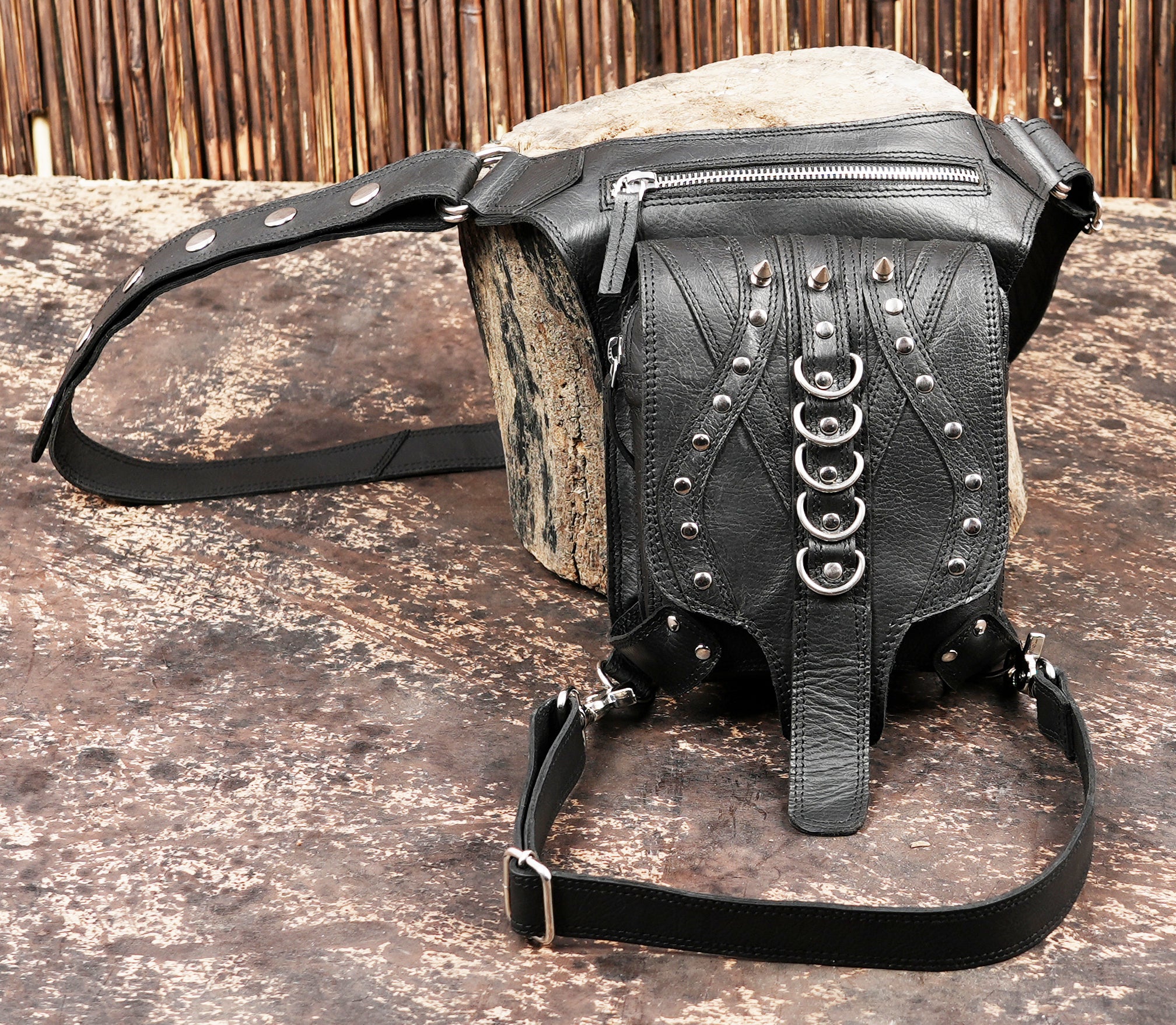 Leather thigh belt pouch with adjustable straps