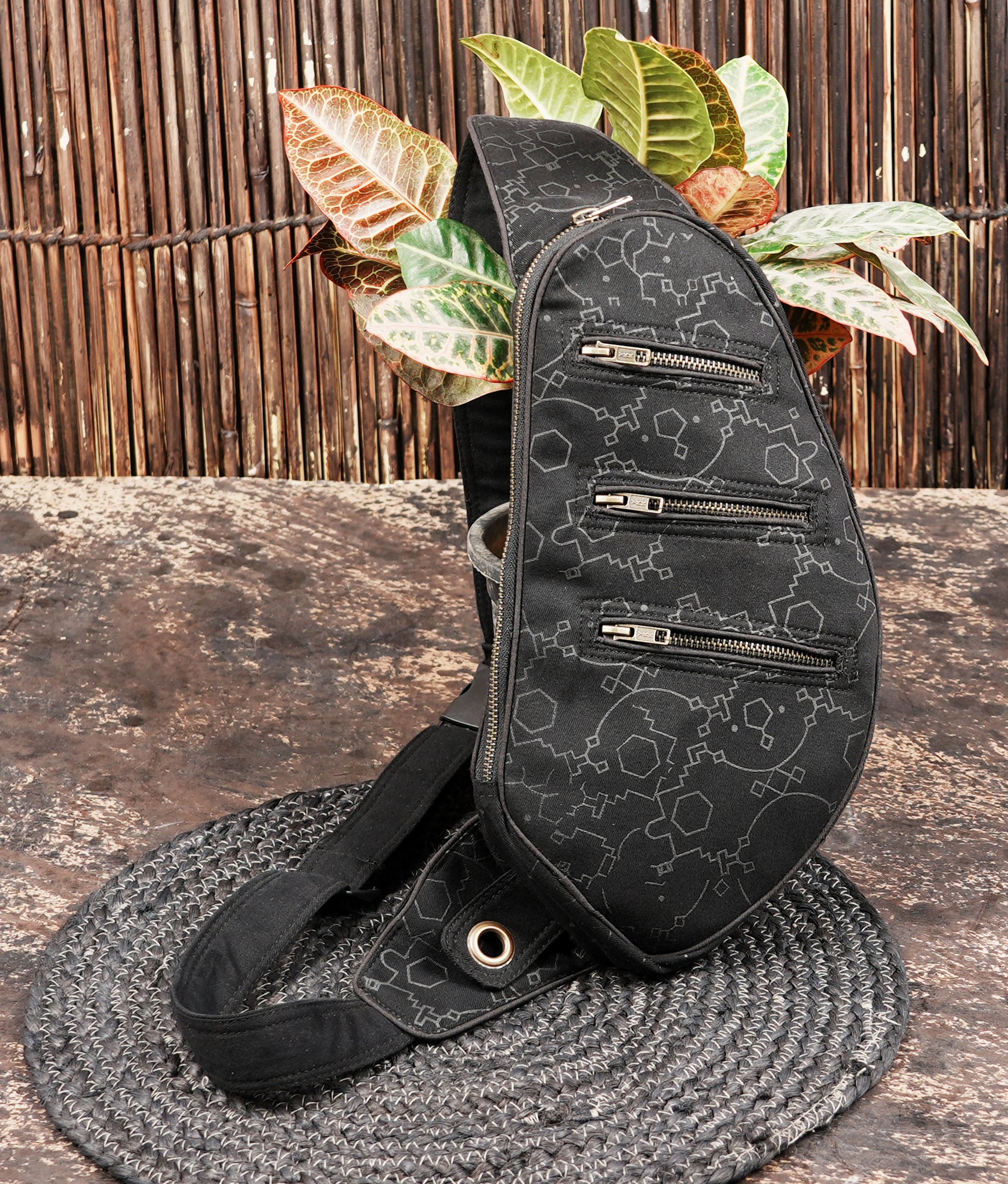 Cotton crossbody shoulder belt with three zipper compartments