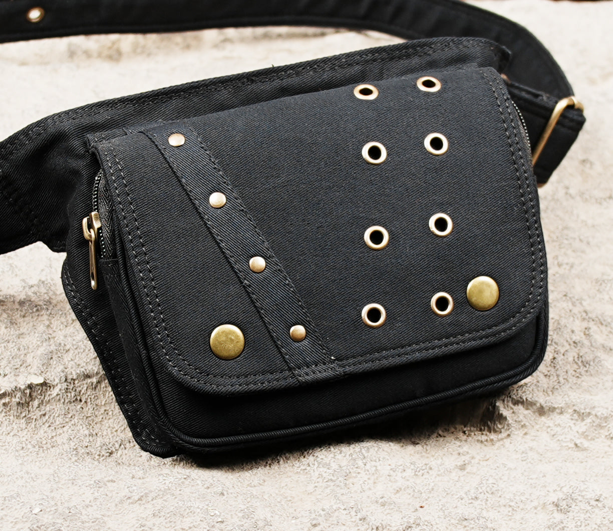 Cotton utility waist belt with secure flap pocket and rivet details