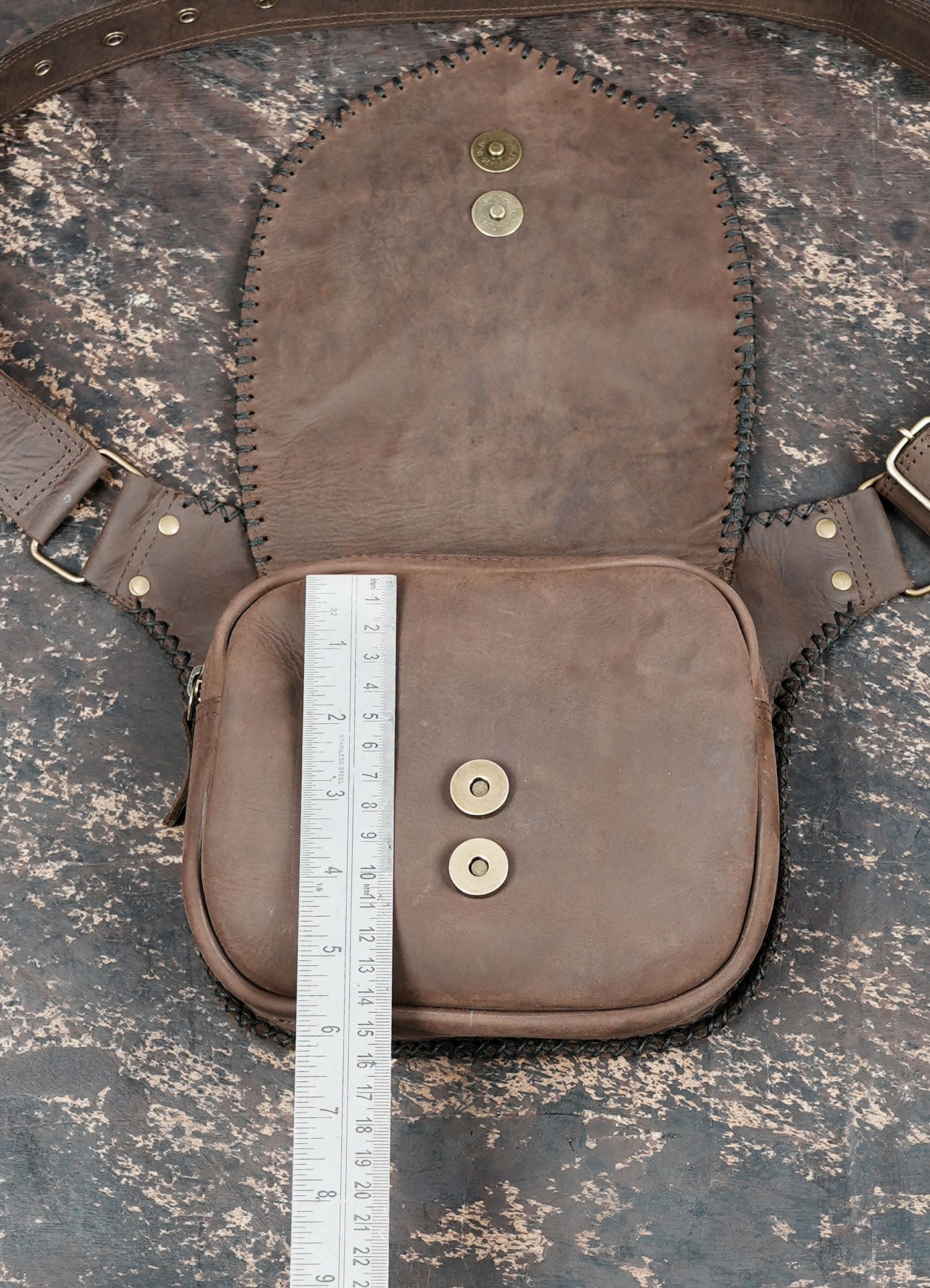 Adjustable leather waist pouch belt with secure fit