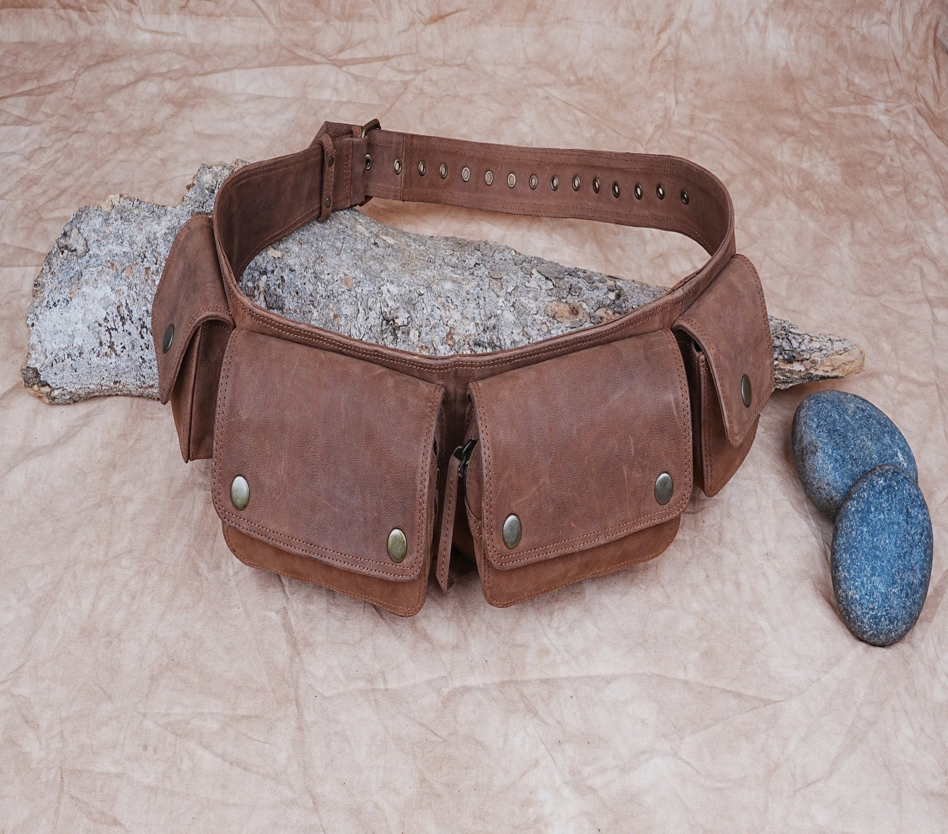 HANDMADE LEATHER, LEATHER HIP BELT, TRAVEL BELT, POCKET BELT, LEATHER UTILITY BELT, UTILITY BELT, BUM BAG, LEATHER POCKET BELT