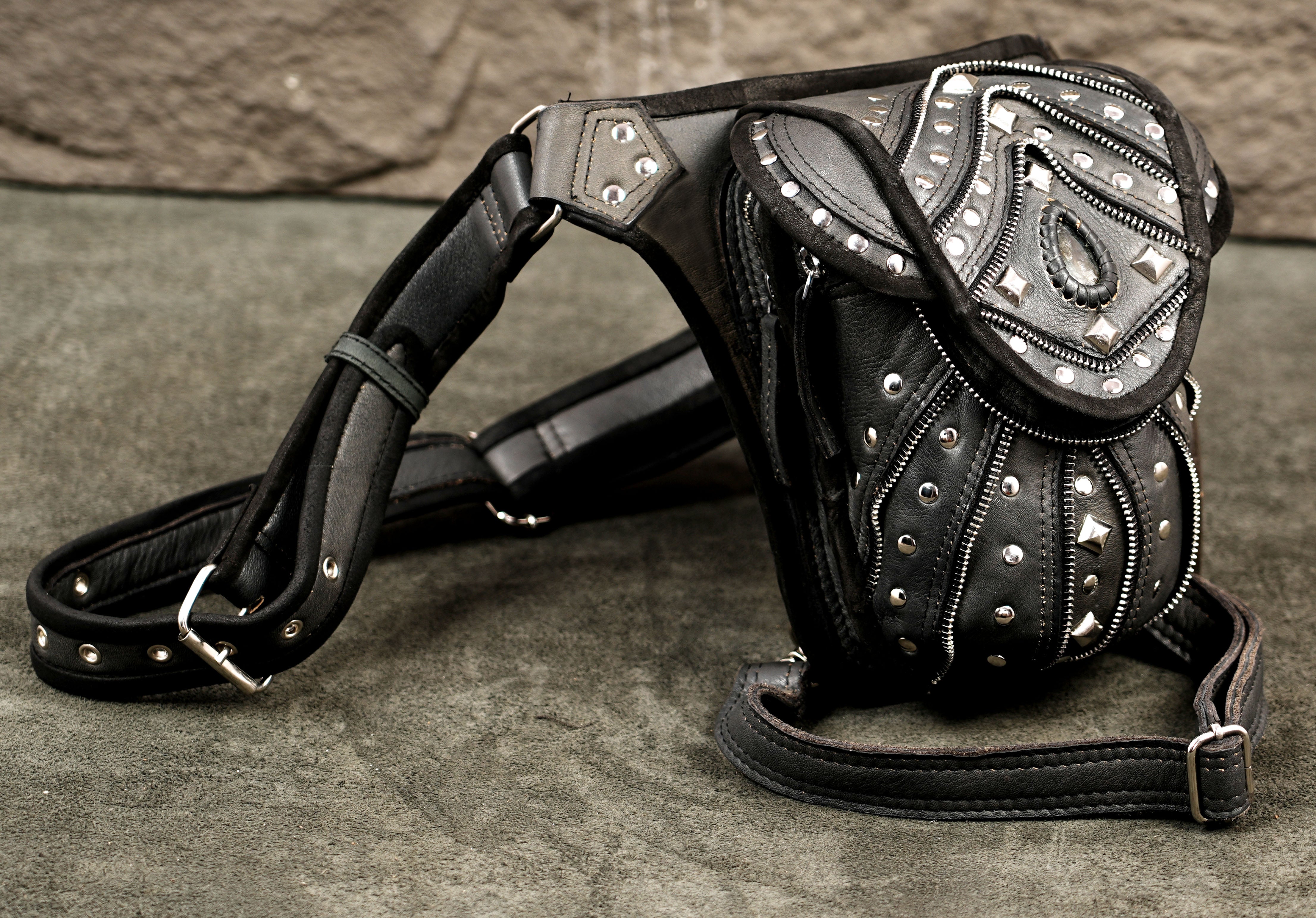 Fantasy armor leather pouch with gemstone centerpiece