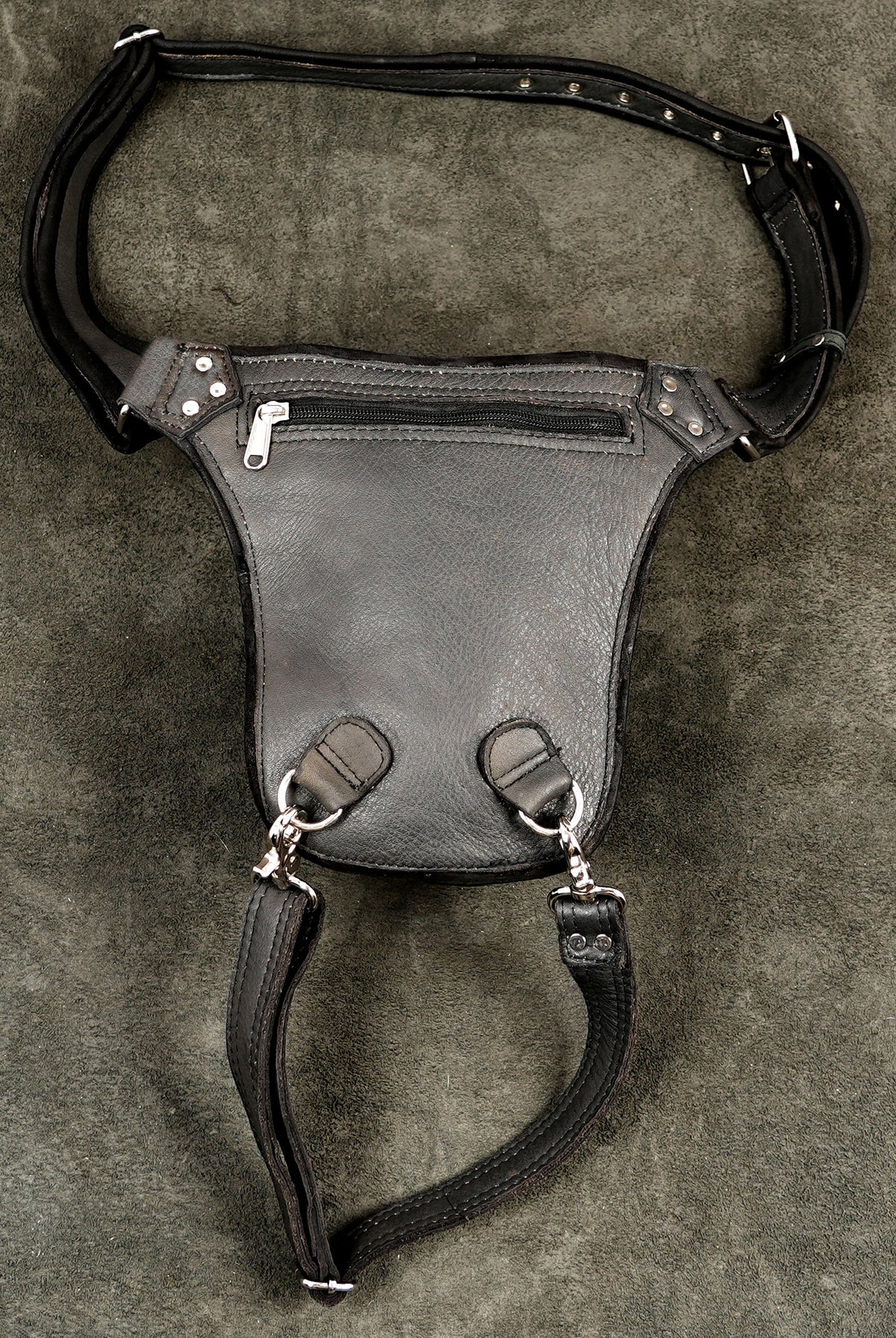 Gothic leather thigh accessory, detachable strap view