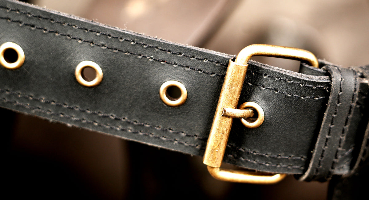 Handcrafted leather waist belt with two different pockets