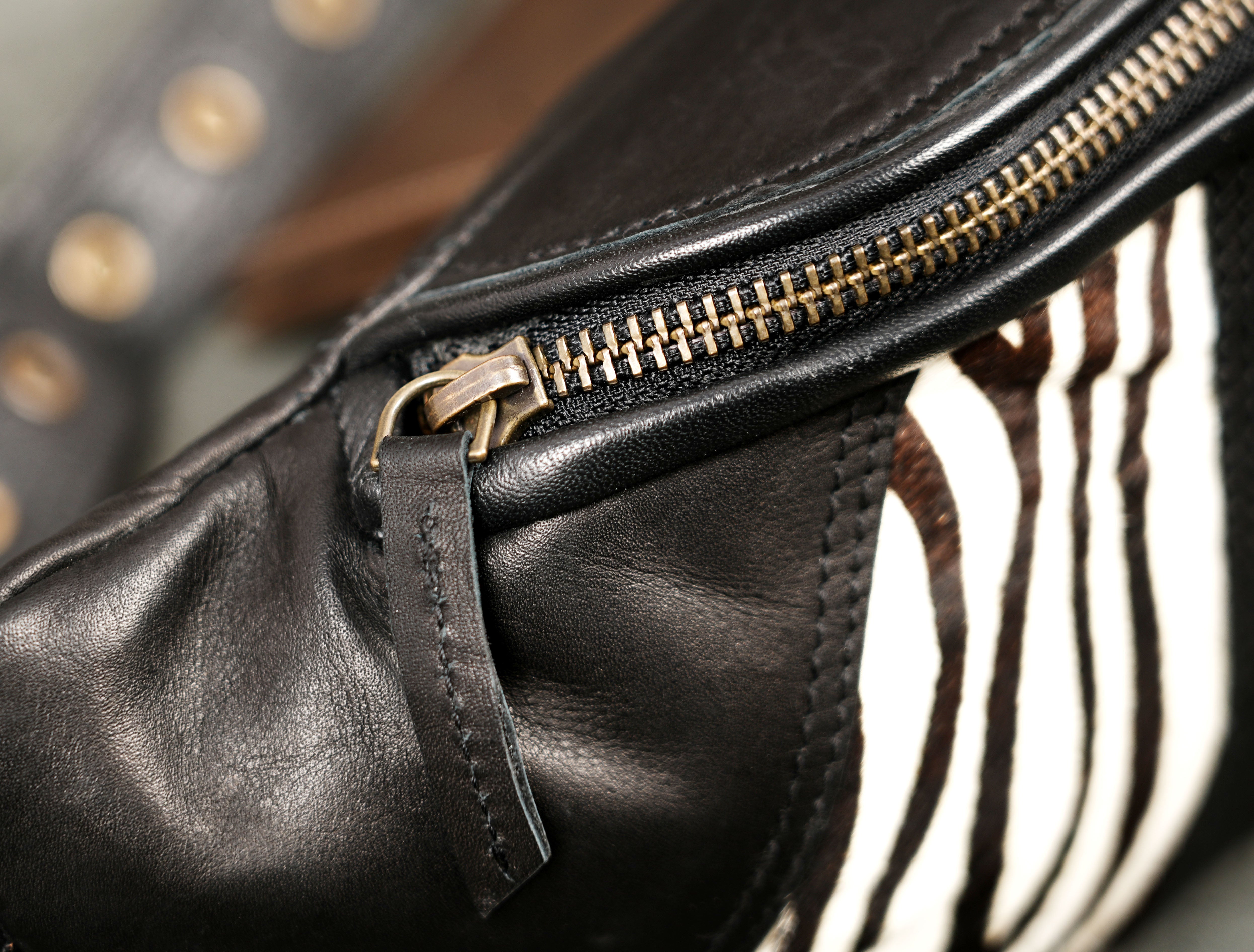 Handmade animal-print shoulder bag for men and women