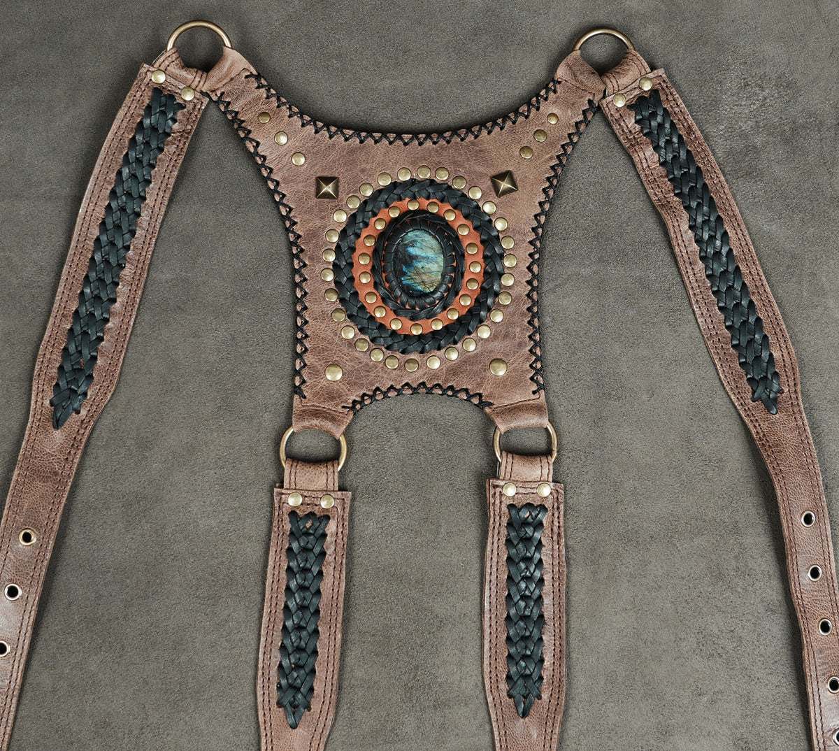 Handmade leather harness with dual pockets