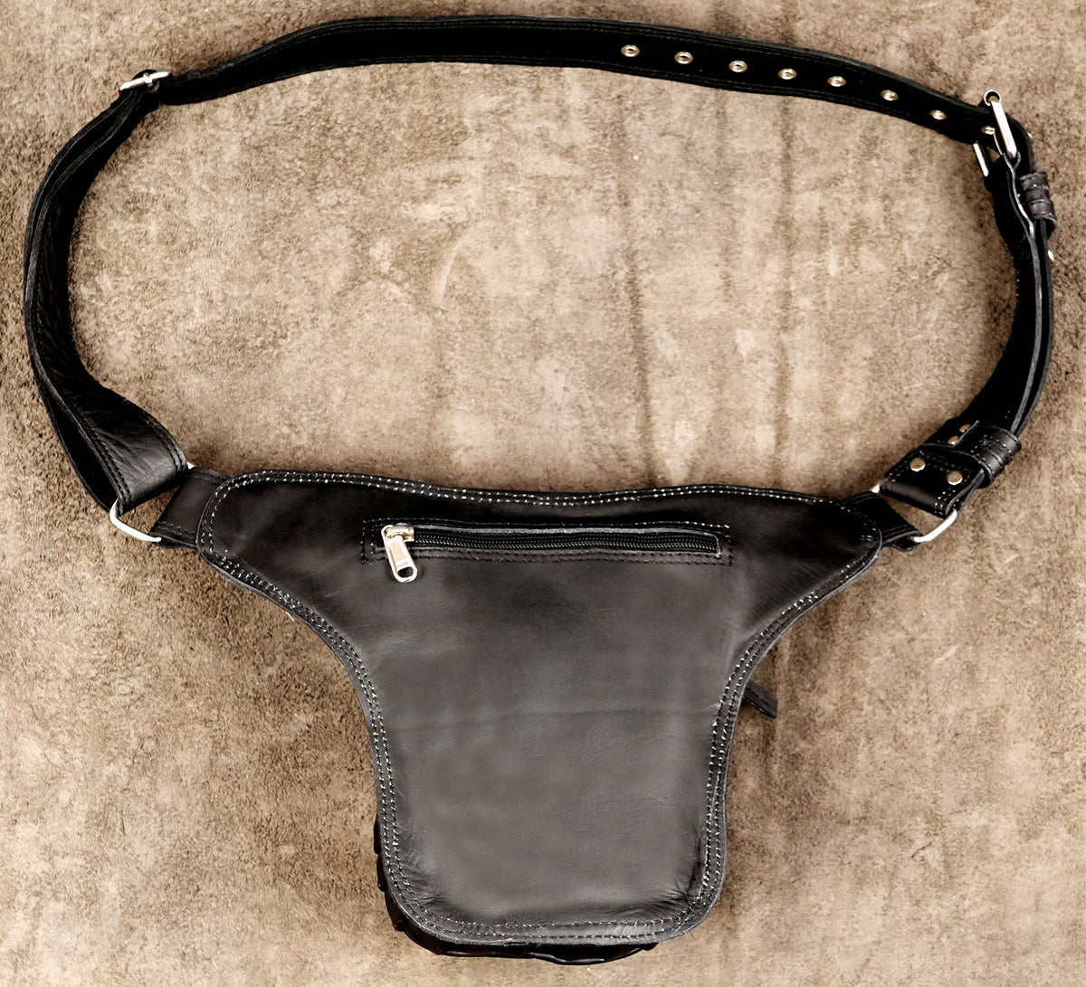 Leather armor pouch with adjustable buckle strap