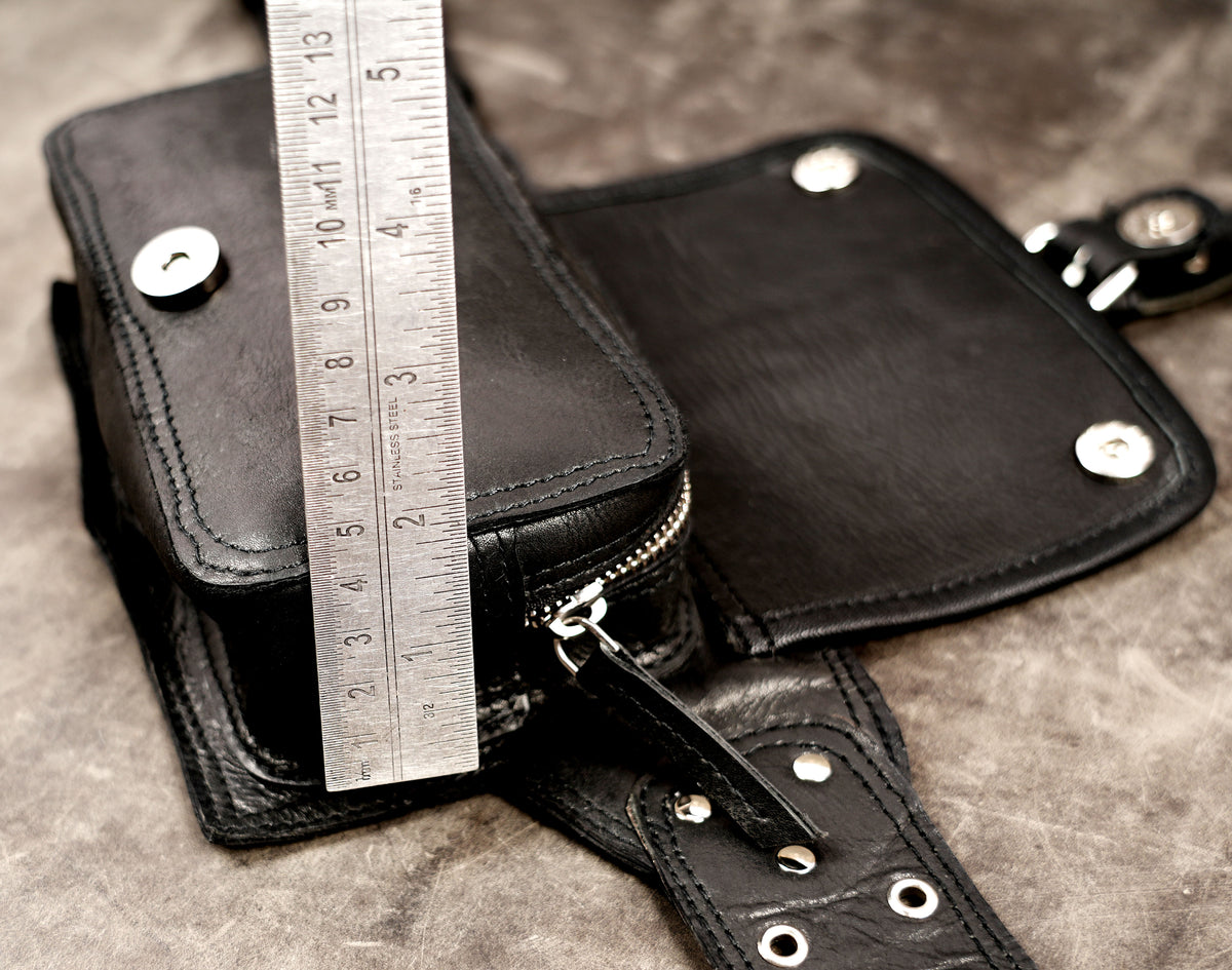 Leather expedition belt with satchel style pouches